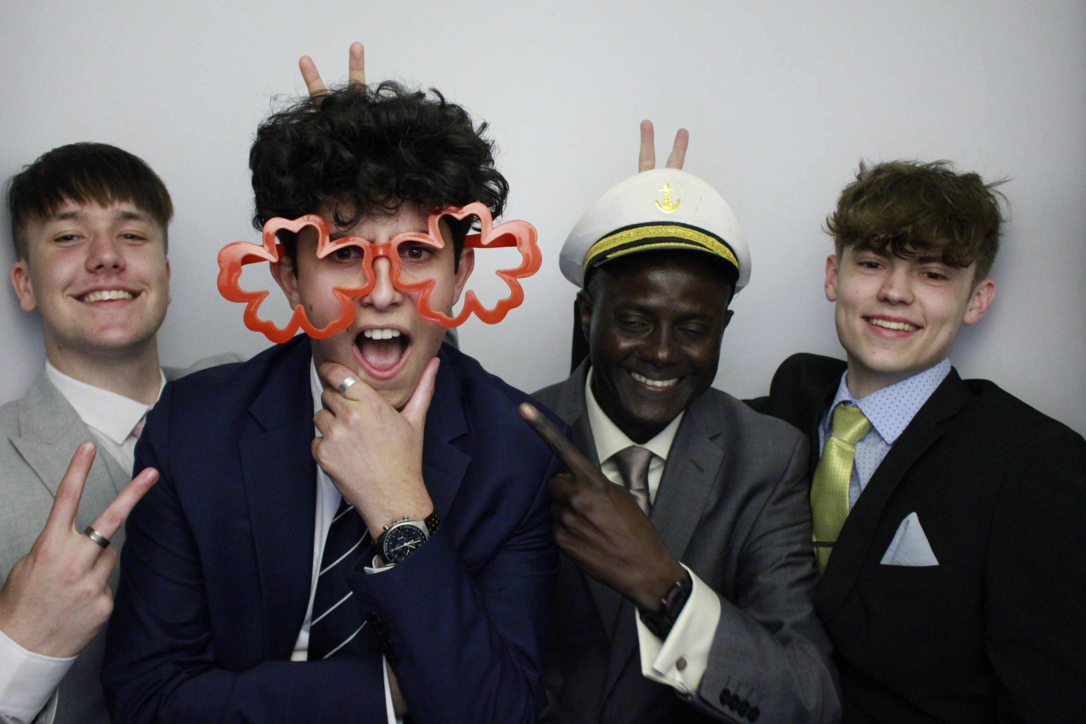 Fullbrook Leavers Party | View more photos from the event at gallery.myphotoboothexperience.co.uk/u/MyPhotoBoothExperienceLtd/Fullbrook-Leavers-Party