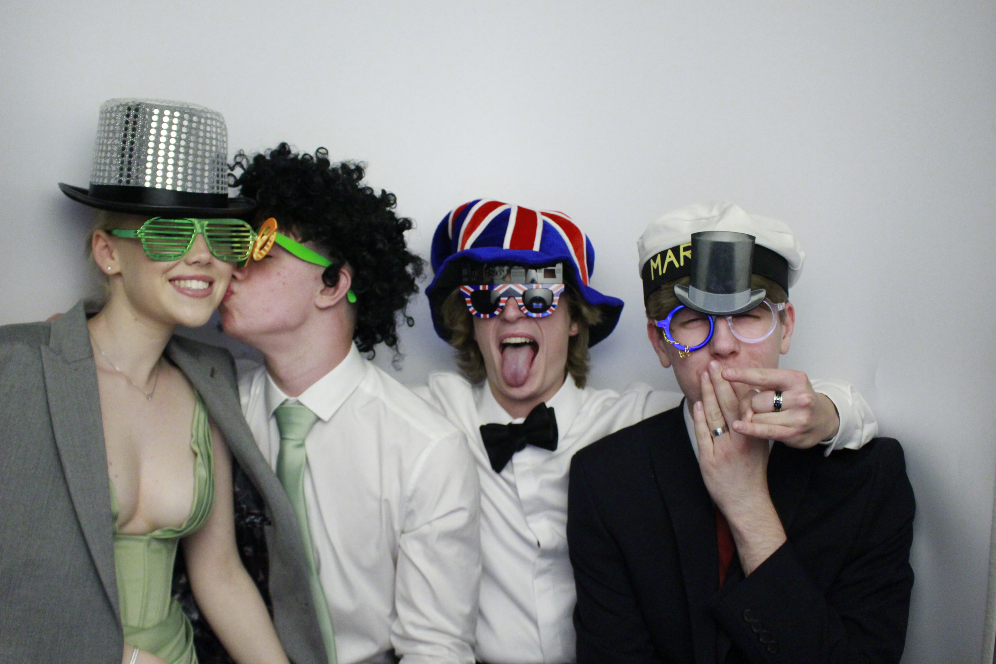 Fullbrook Leavers Party | View more photos from the event at gallery.myphotoboothexperience.co.uk/u/MyPhotoBoothExperienceLtd/Fullbrook-Leavers-Party
