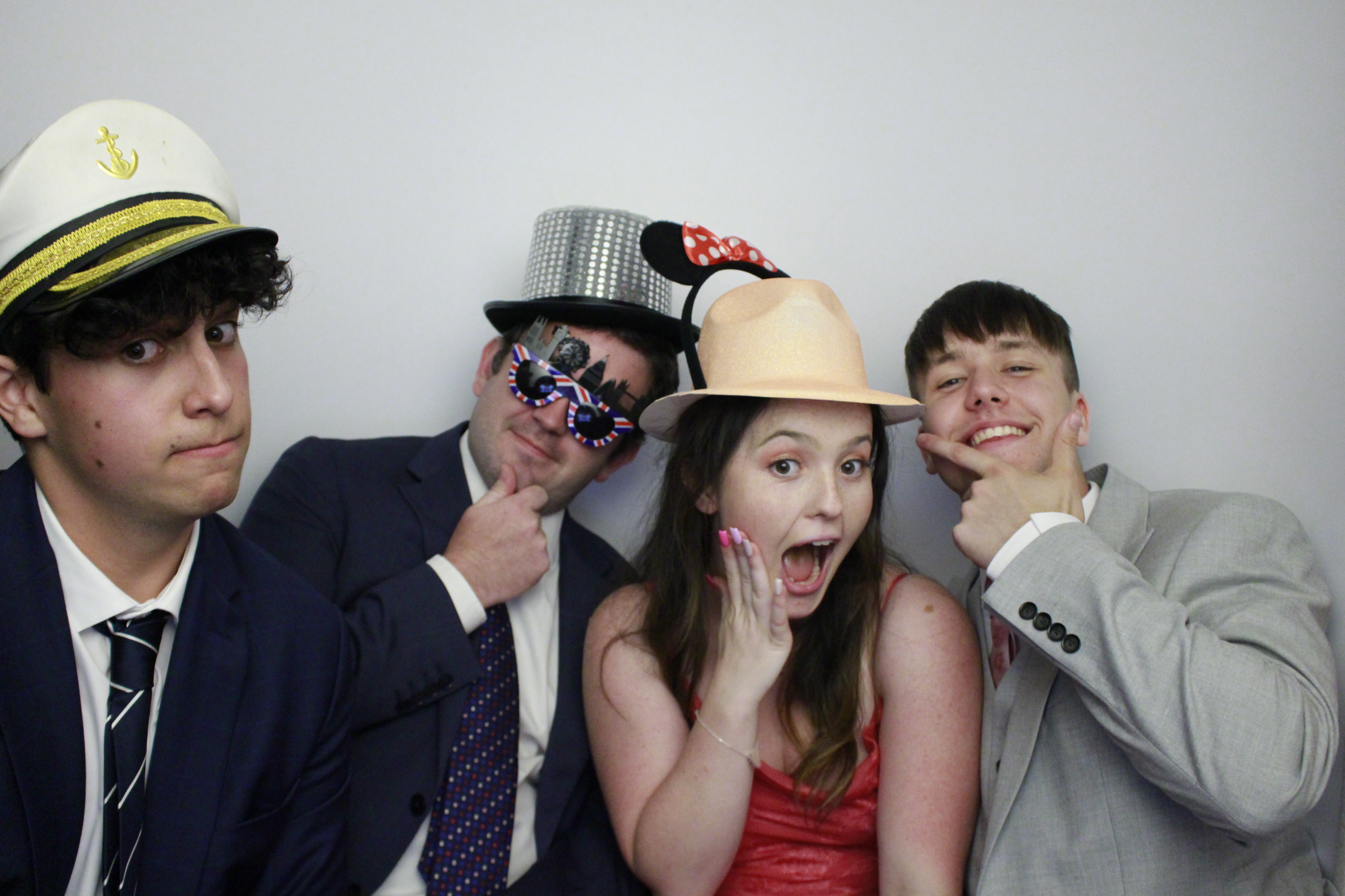 Fullbrook Leavers Party | View more photos from the event at gallery.myphotoboothexperience.co.uk/u/MyPhotoBoothExperienceLtd/Fullbrook-Leavers-Party
