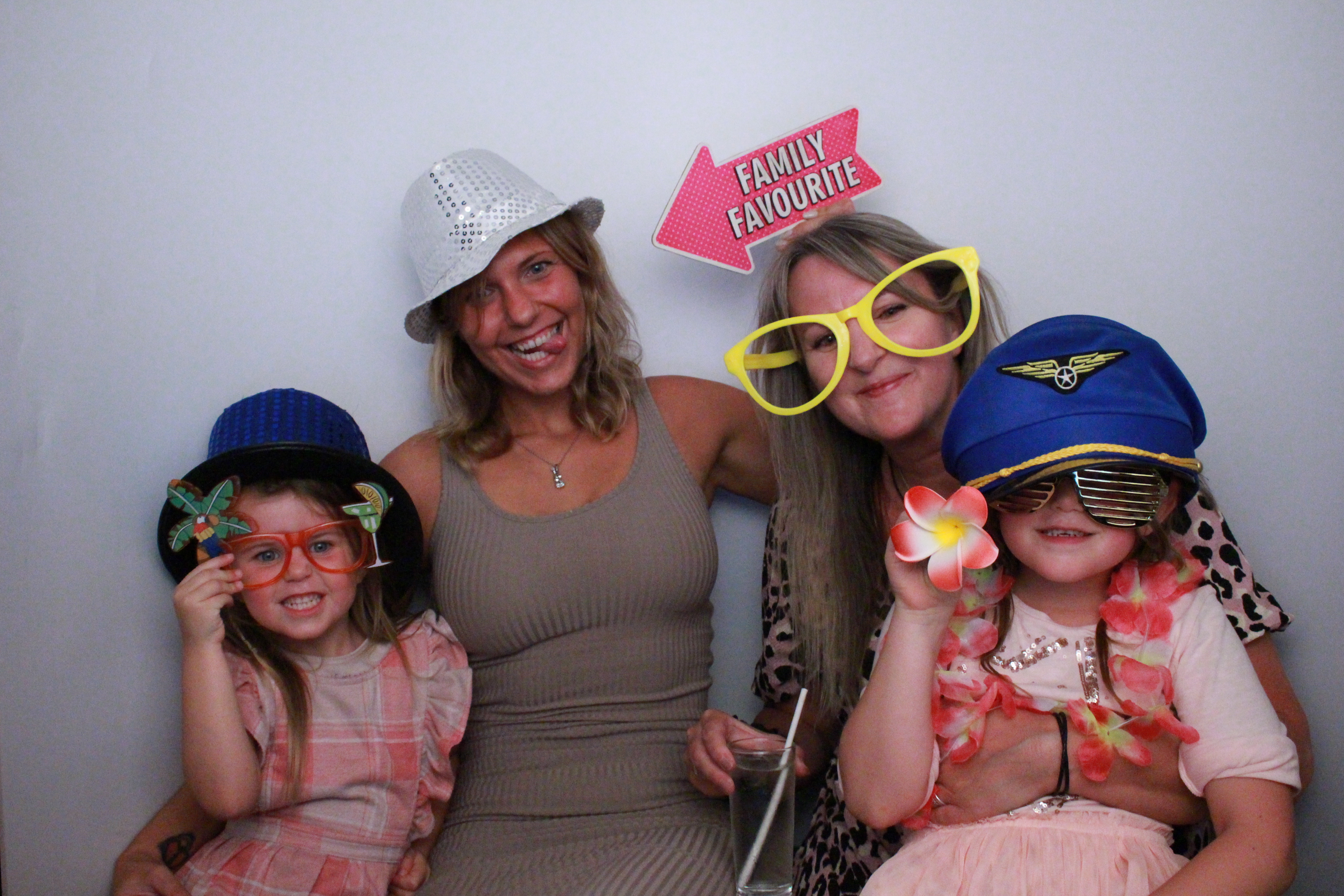Jane's 50th Birthday  | View more photos from the event at gallery.myphotoboothexperience.co.uk/u/MyPhotoBoothExperienceLtd/Janes-50th-Birthday