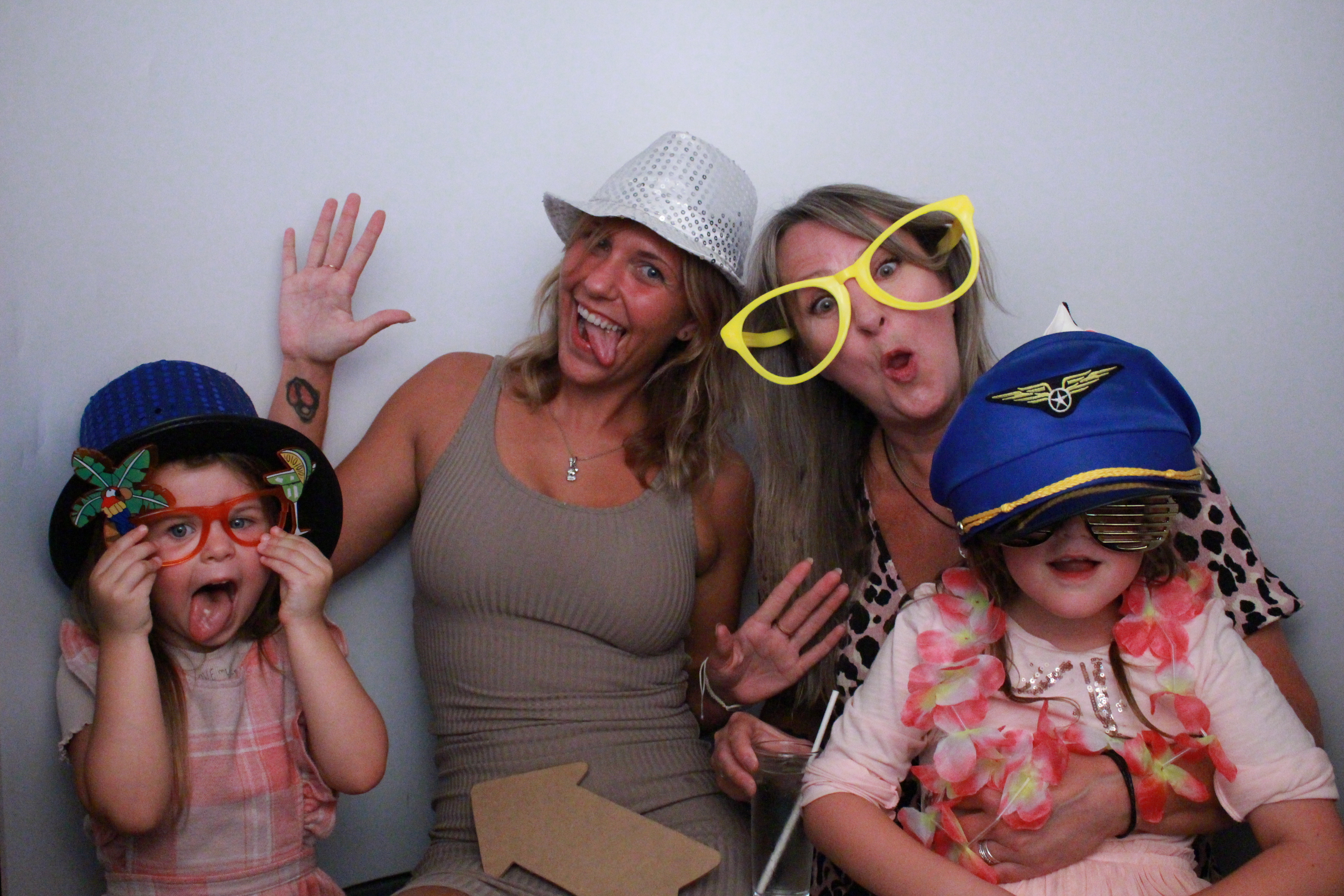 Jane's 50th Birthday  | View more photos from the event at gallery.myphotoboothexperience.co.uk/u/MyPhotoBoothExperienceLtd/Janes-50th-Birthday