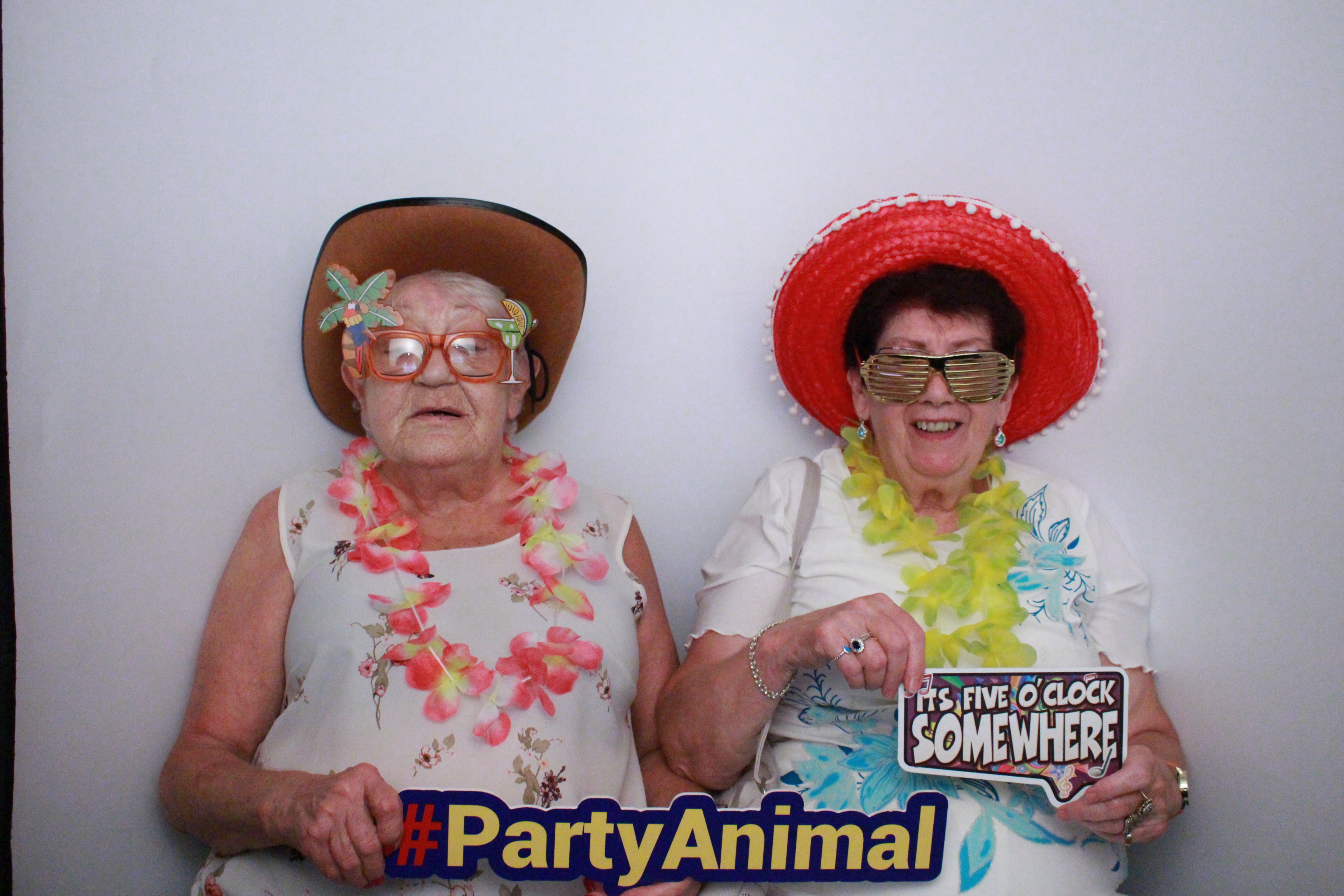 Jane's 50th Birthday  | View more photos from the event at gallery.myphotoboothexperience.co.uk/u/MyPhotoBoothExperienceLtd/Janes-50th-Birthday