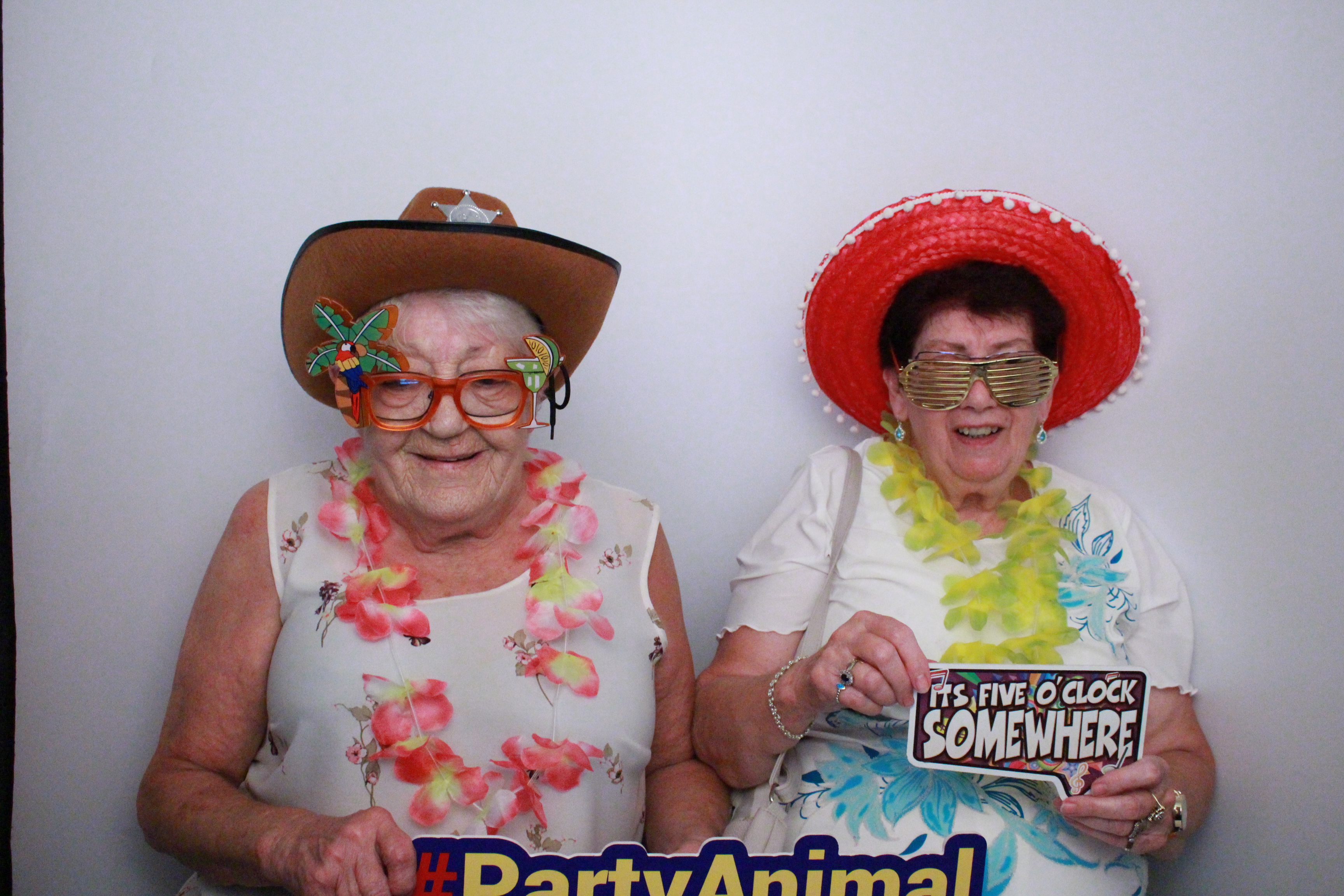 Jane's 50th Birthday  | View more photos from the event at gallery.myphotoboothexperience.co.uk/u/MyPhotoBoothExperienceLtd/Janes-50th-Birthday