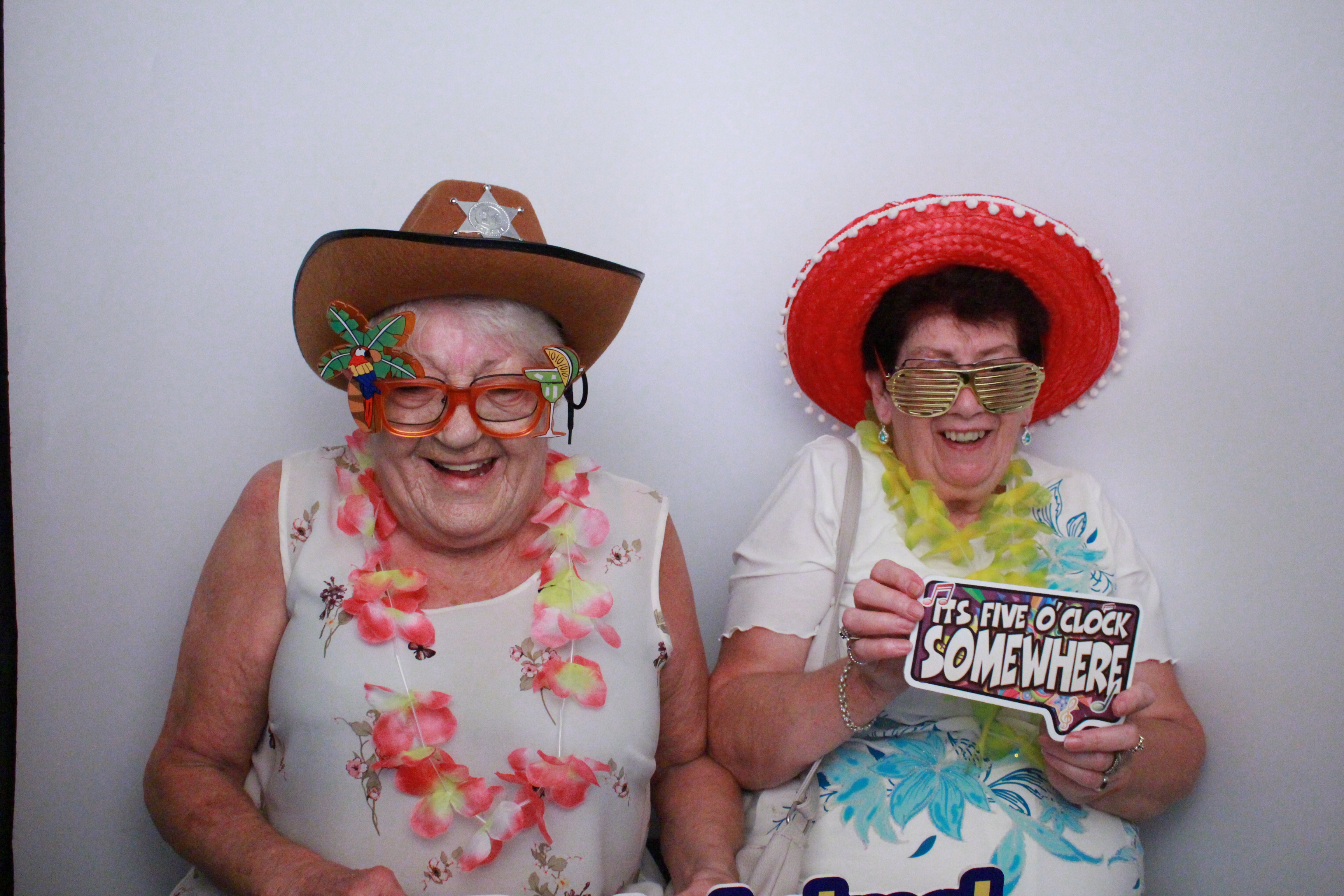 Jane's 50th Birthday  | View more photos from the event at gallery.myphotoboothexperience.co.uk/u/MyPhotoBoothExperienceLtd/Janes-50th-Birthday