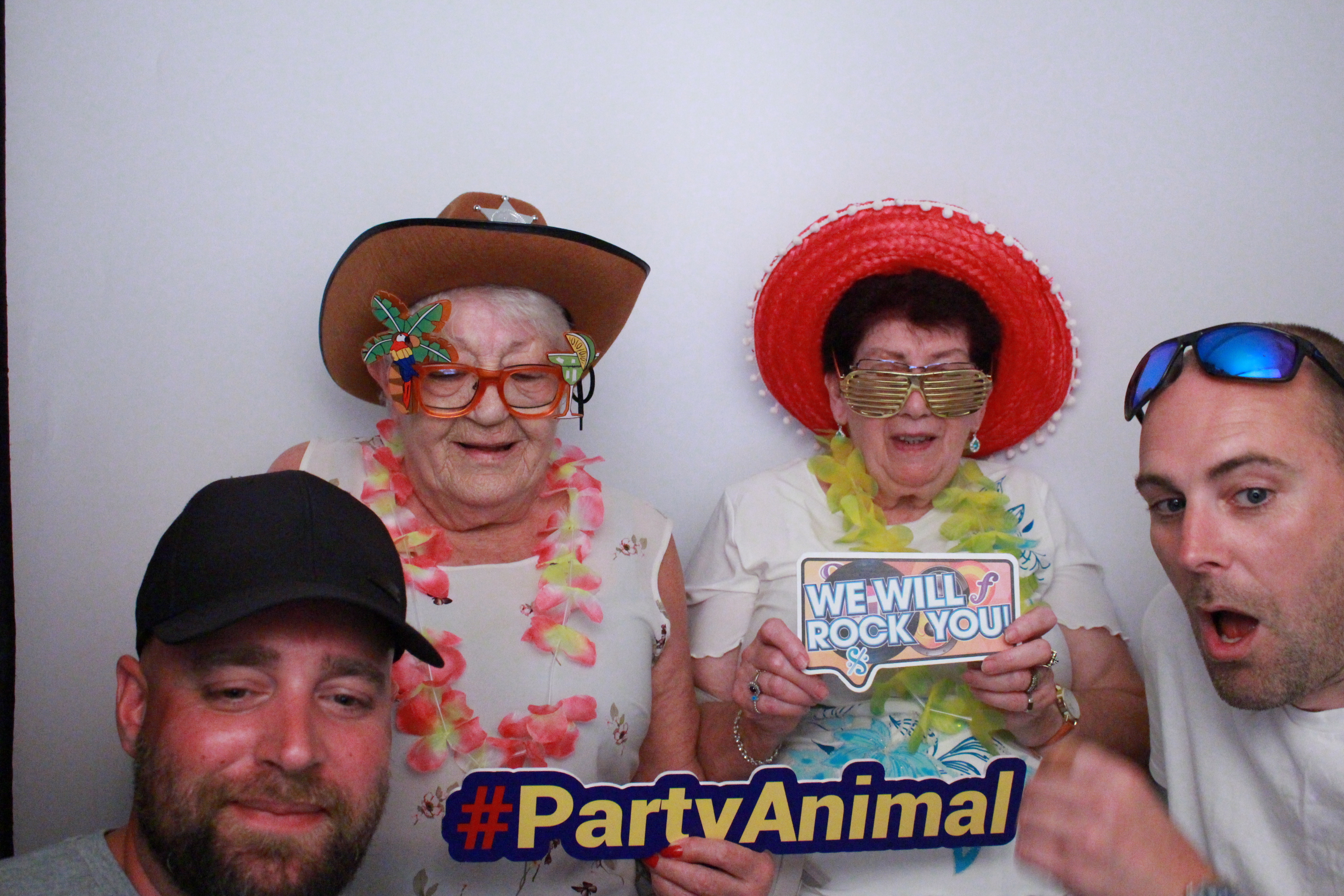 Jane's 50th Birthday  | View more photos from the event at gallery.myphotoboothexperience.co.uk/u/MyPhotoBoothExperienceLtd/Janes-50th-Birthday