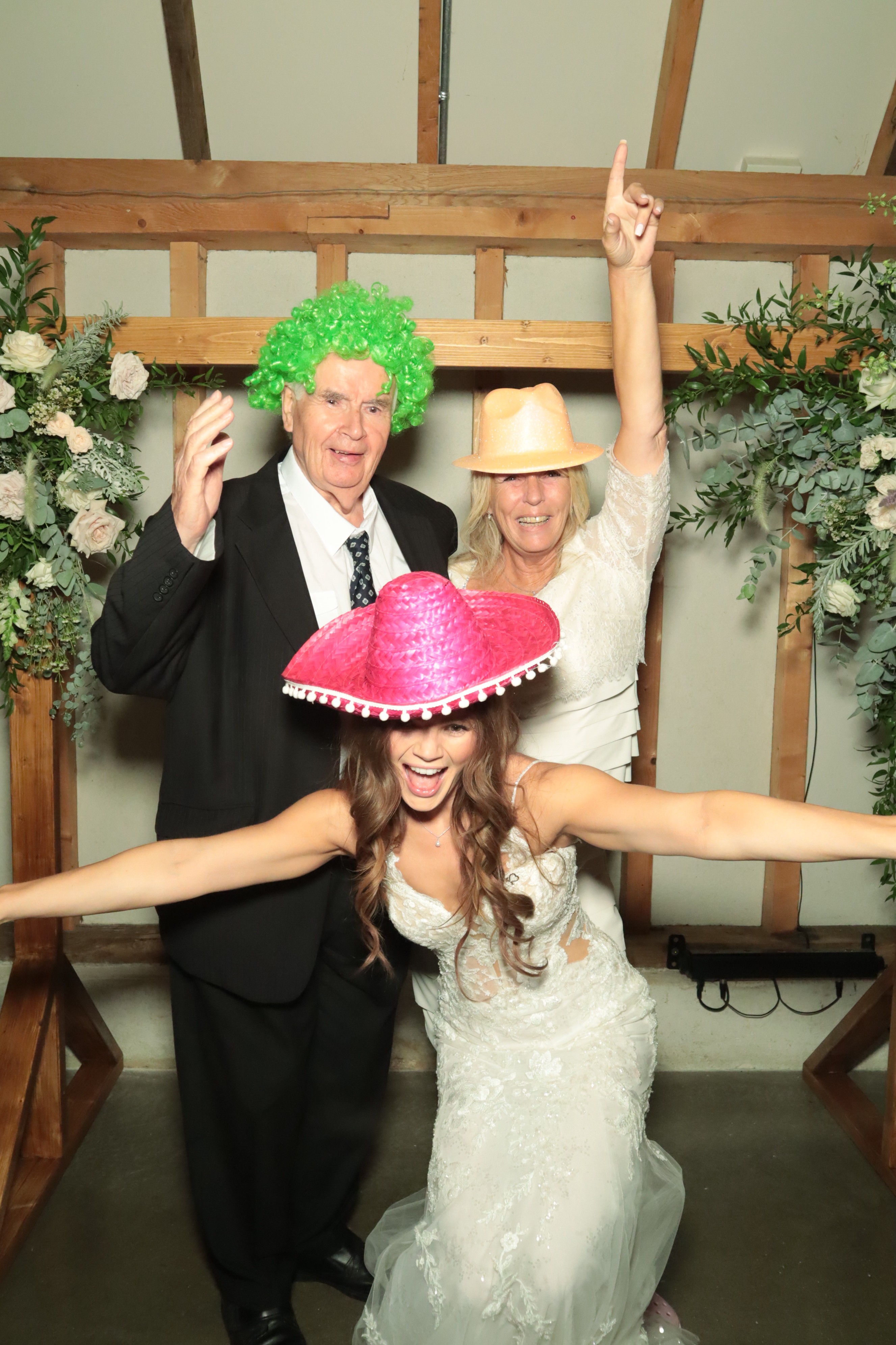 Jess & Arron's Wedding | View more photos from the event at gallery.myphotoboothexperience.co.uk/u/MyPhotoBoothExperienceLtd/Jess-Arrons-Wedding