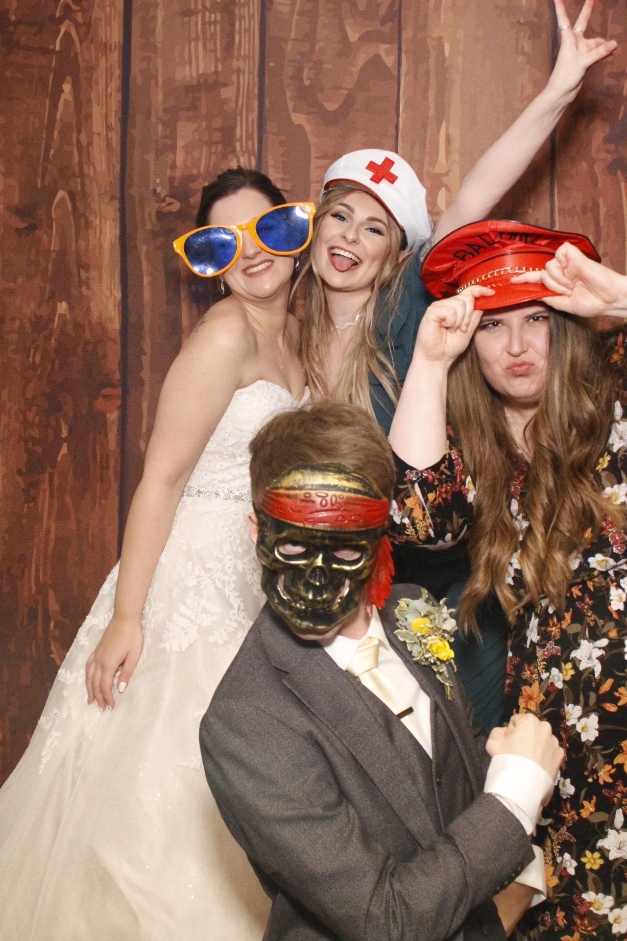Jon & Yasmin's Wedding  | View more photos from the event at gallery.myphotoboothexperience.co.uk/u/MyPhotoBoothExperienceLtd/Jon-Yasmins-Wedding