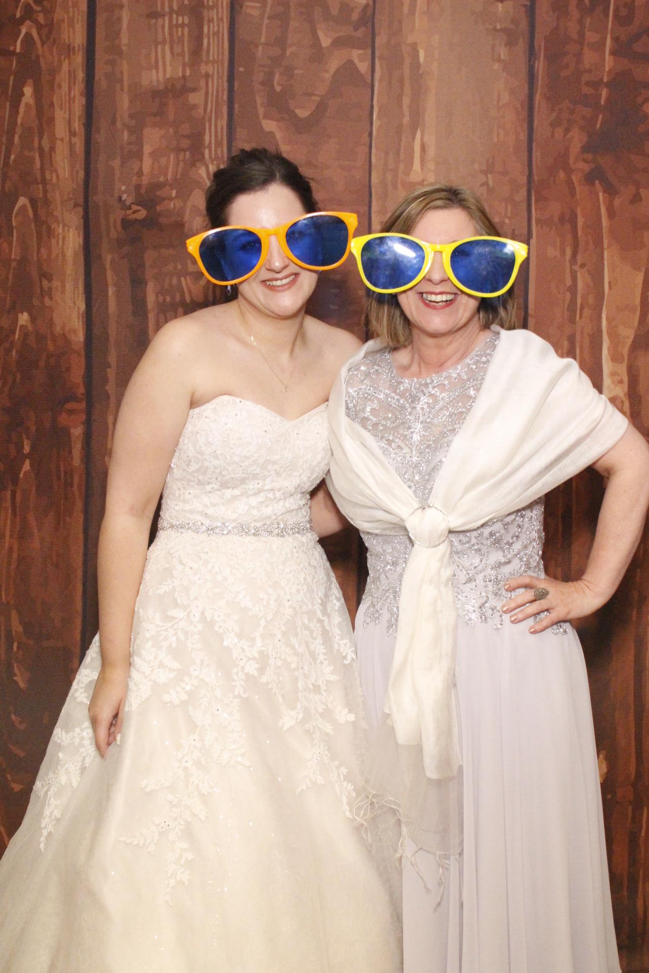 Jon & Yasmin's Wedding  | View more photos from the event at gallery.myphotoboothexperience.co.uk/u/MyPhotoBoothExperienceLtd/Jon-Yasmins-Wedding