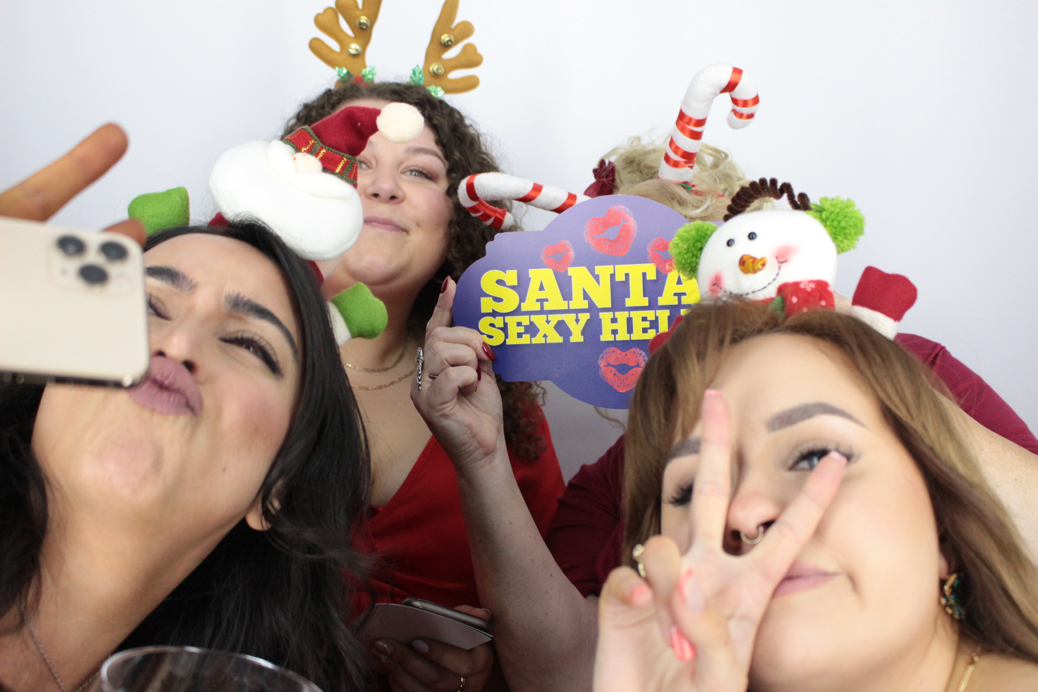 KINTO UK Christmas Party  | View more photos from the event at gallery.myphotoboothexperience.co.uk/u/MyPhotoBoothExperienceLtd/KINTO-UK-Christmas-Party