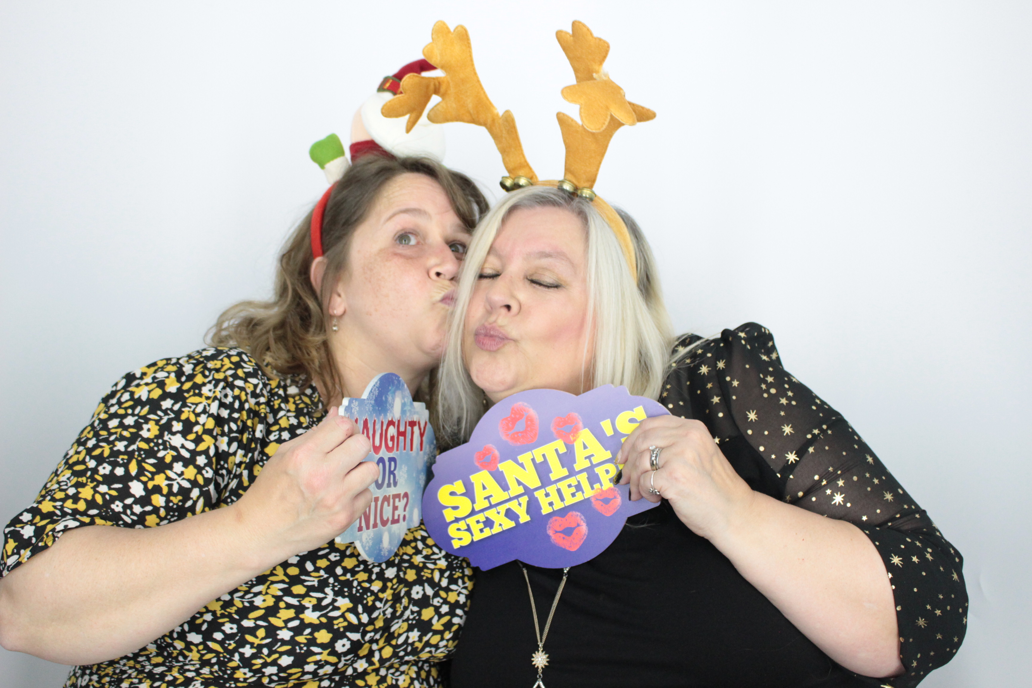 KINTO UK Christmas Party  | View more photos from the event at gallery.myphotoboothexperience.co.uk/u/MyPhotoBoothExperienceLtd/KINTO-UK-Christmas-Party
