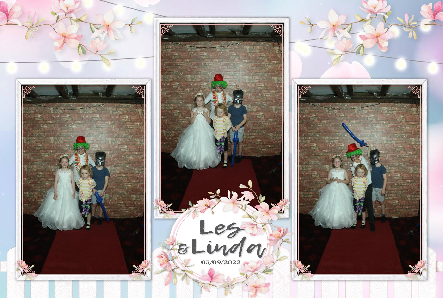 Les & Linda's Wedding  | View more photos from the event at gallery.myphotoboothexperience.co.uk/u/MyPhotoBoothExperienceLtd/Les-Lindas-Wedding