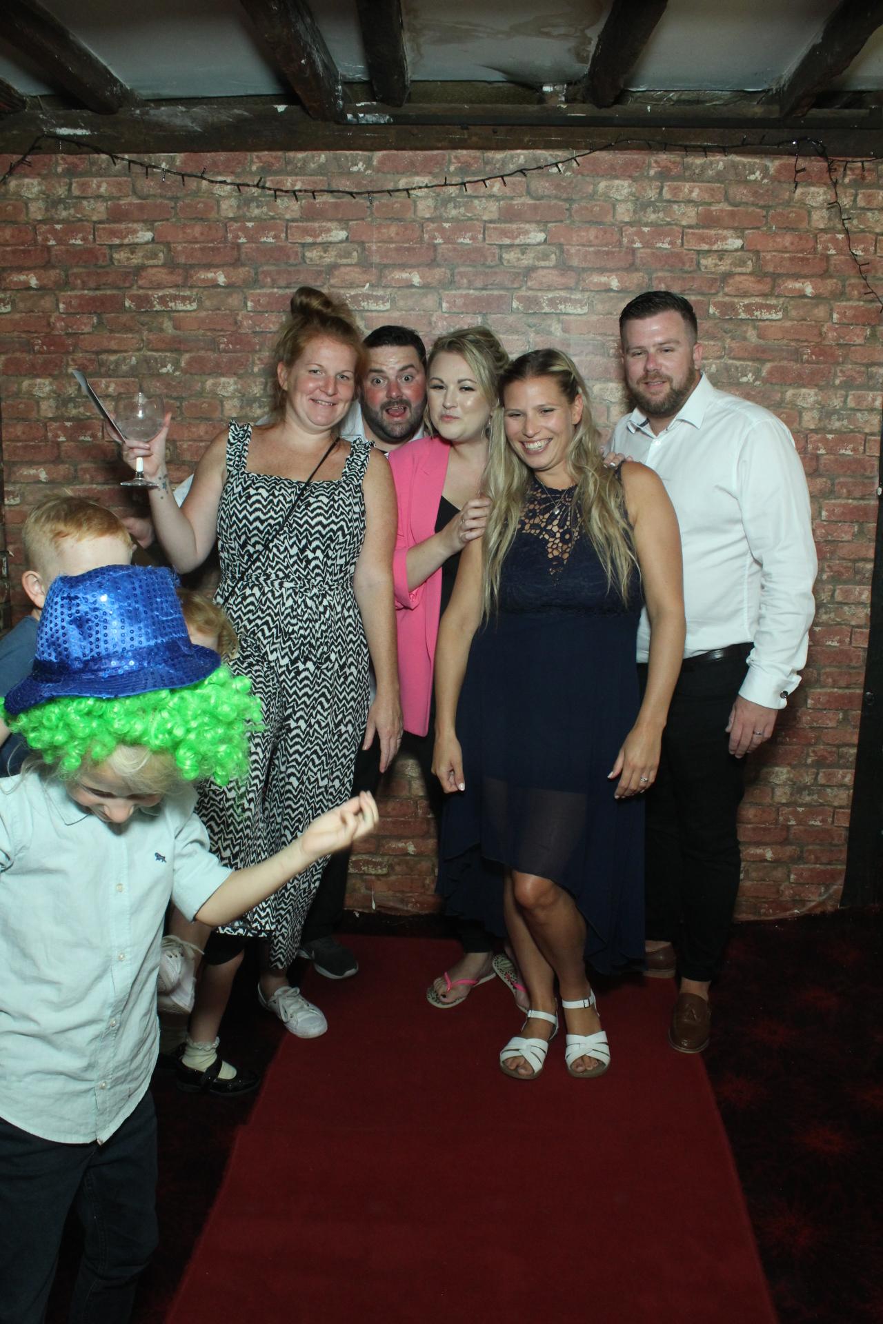 Les & Linda's Wedding  | View more photos from the event at gallery.myphotoboothexperience.co.uk/u/MyPhotoBoothExperienceLtd/Les-Lindas-Wedding