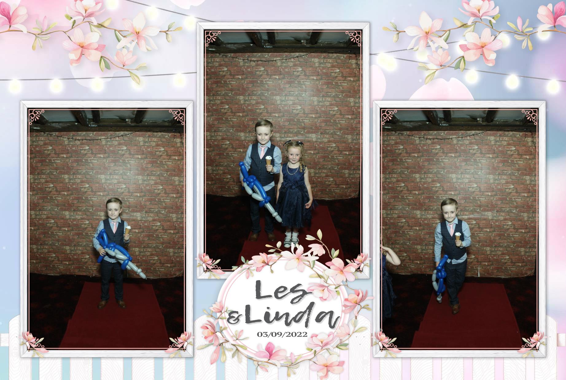 Les & Linda's Wedding  | View more photos from the event at gallery.myphotoboothexperience.co.uk/u/MyPhotoBoothExperienceLtd/Les-Lindas-Wedding