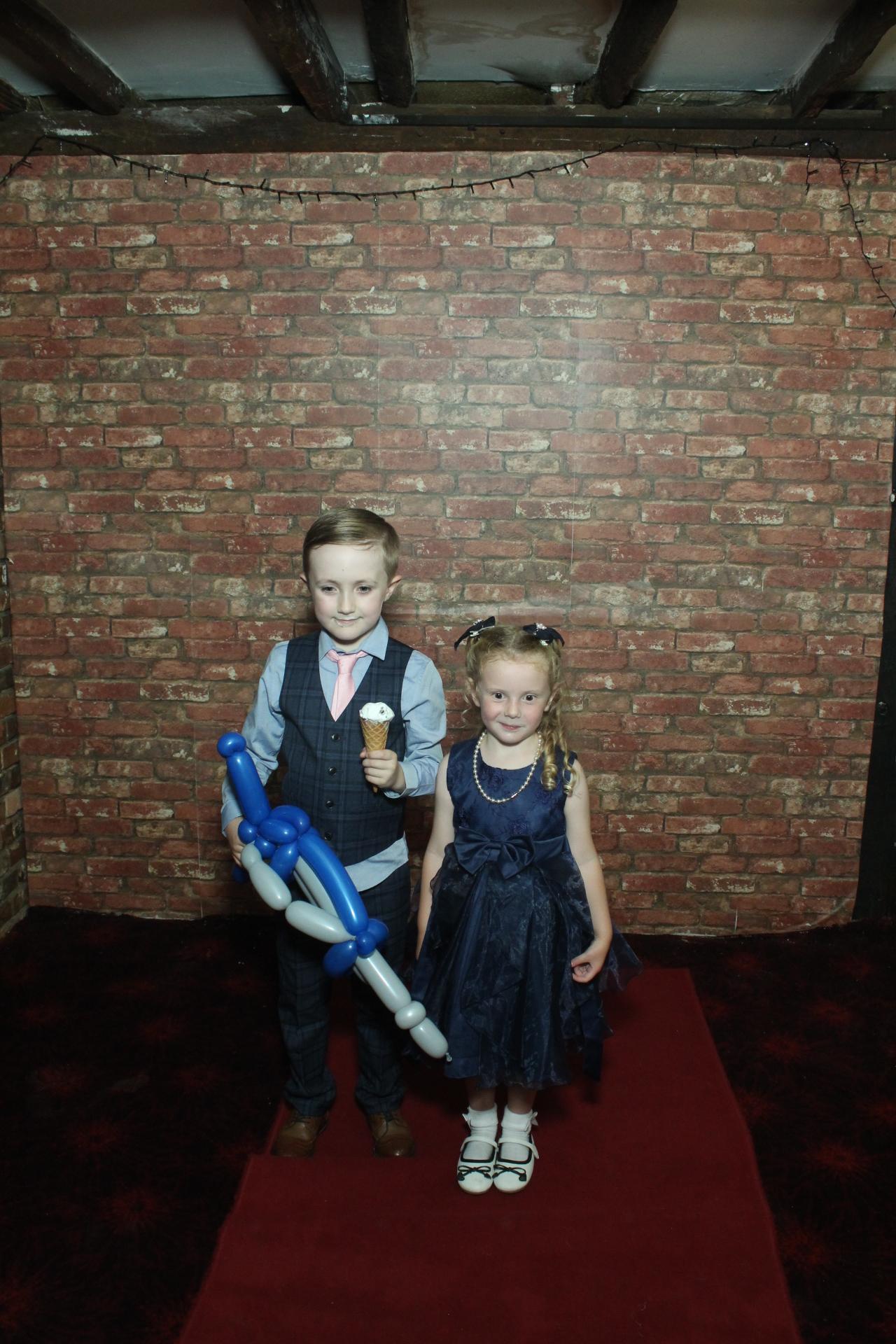 Les & Linda's Wedding  | View more photos from the event at gallery.myphotoboothexperience.co.uk/u/MyPhotoBoothExperienceLtd/Les-Lindas-Wedding