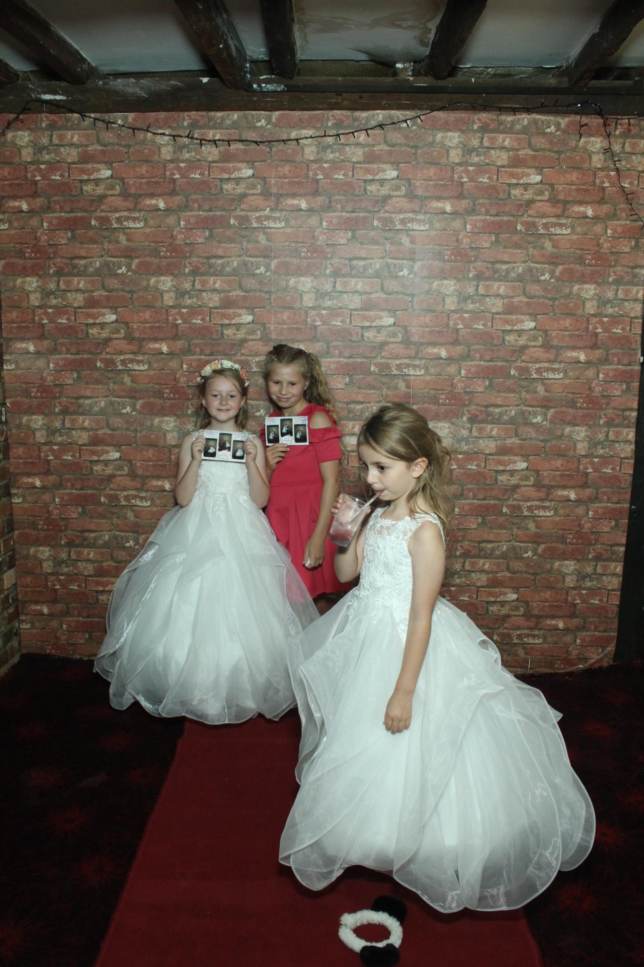 Les & Linda's Wedding  | View more photos from the event at gallery.myphotoboothexperience.co.uk/u/MyPhotoBoothExperienceLtd/Les-Lindas-Wedding