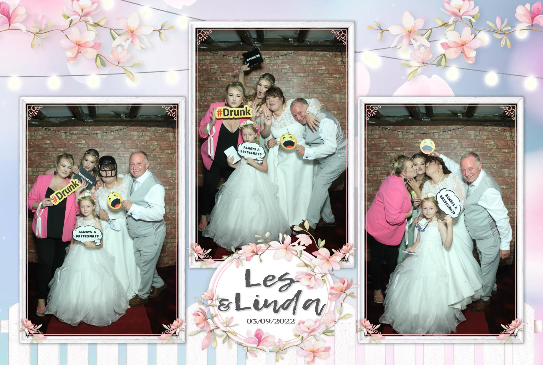 Les & Linda's Wedding  | View more photos from the event at gallery.myphotoboothexperience.co.uk/u/MyPhotoBoothExperienceLtd/Les-Lindas-Wedding