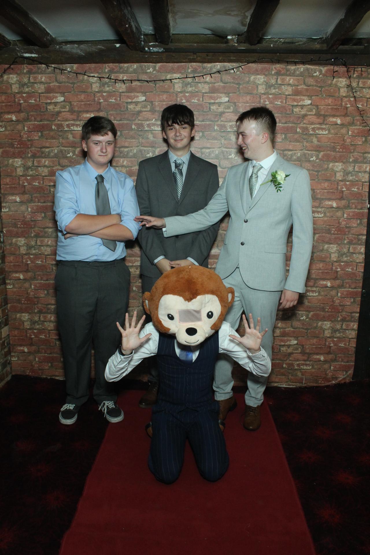 Les & Linda's Wedding  | View more photos from the event at gallery.myphotoboothexperience.co.uk/u/MyPhotoBoothExperienceLtd/Les-Lindas-Wedding