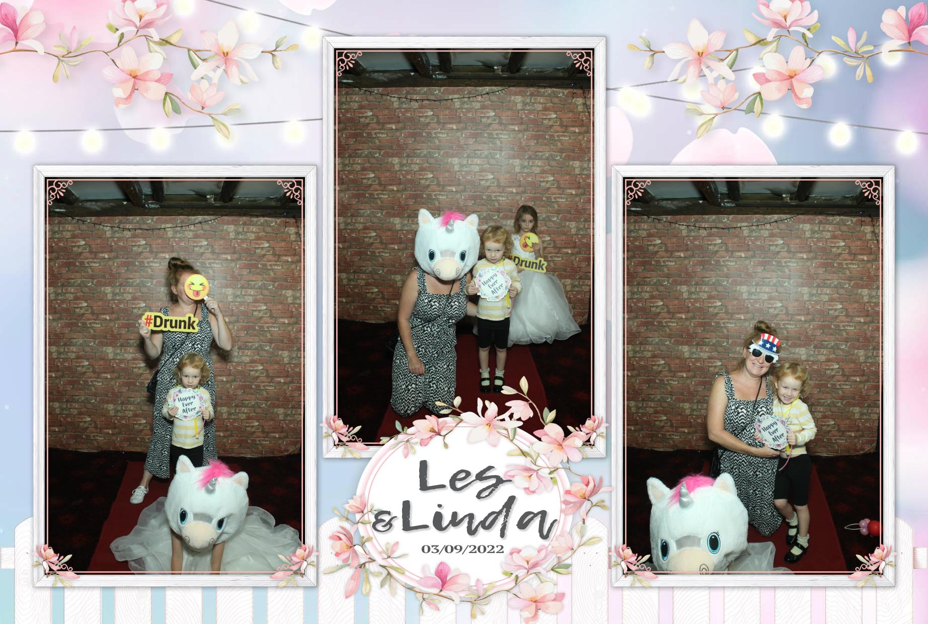 Les & Linda's Wedding  | View more photos from the event at gallery.myphotoboothexperience.co.uk/u/MyPhotoBoothExperienceLtd/Les-Lindas-Wedding