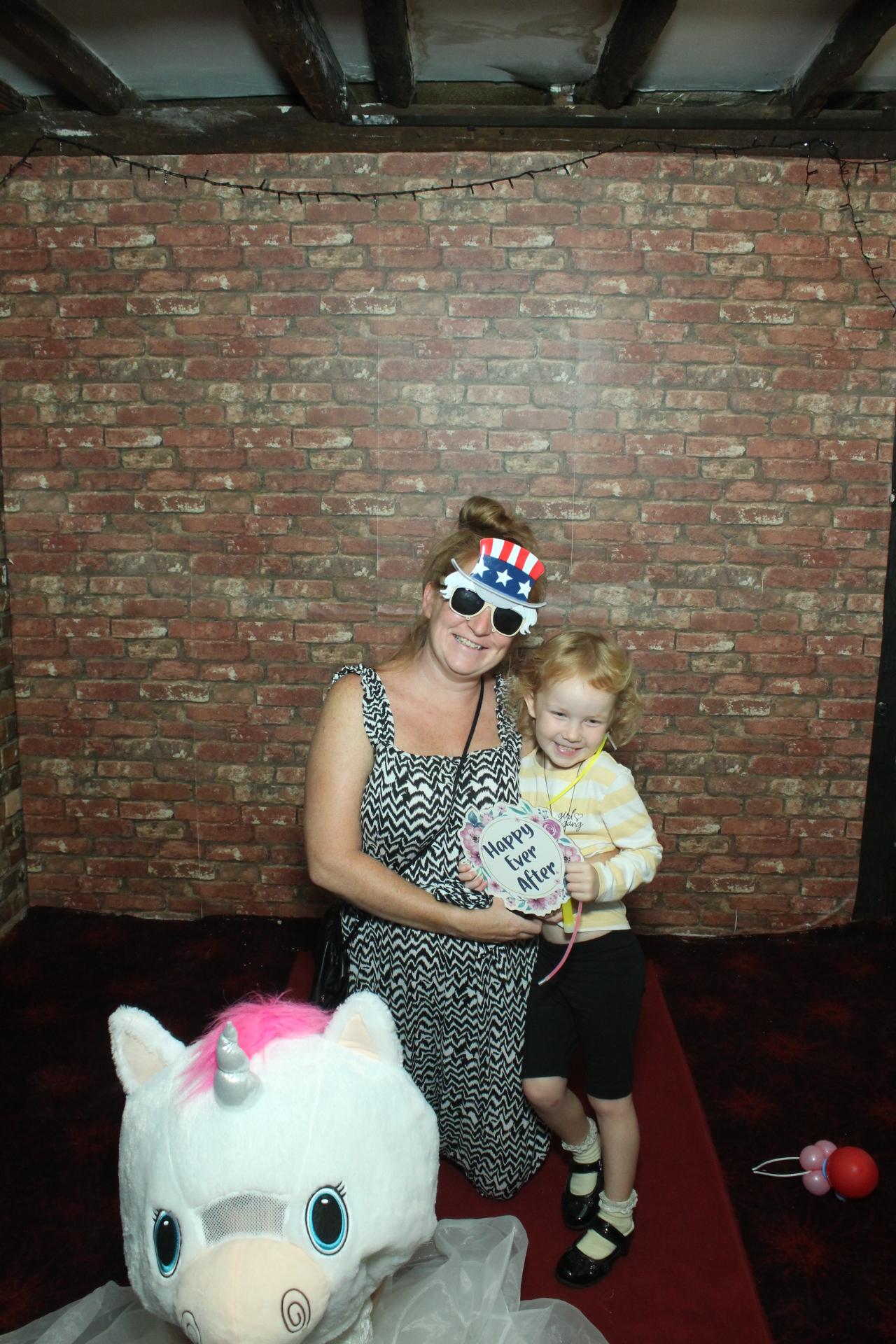 Les & Linda's Wedding  | View more photos from the event at gallery.myphotoboothexperience.co.uk/u/MyPhotoBoothExperienceLtd/Les-Lindas-Wedding