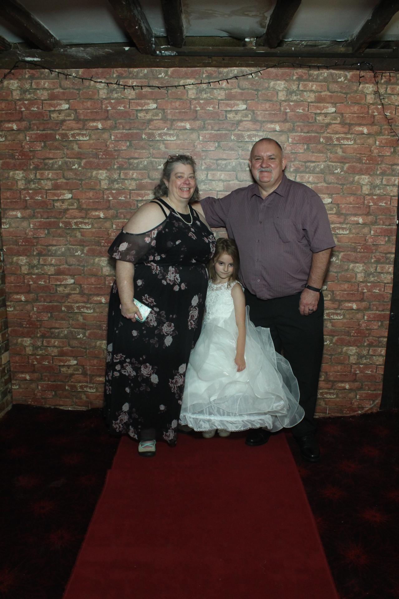 Les & Linda's Wedding  | View more photos from the event at gallery.myphotoboothexperience.co.uk/u/MyPhotoBoothExperienceLtd/Les-Lindas-Wedding