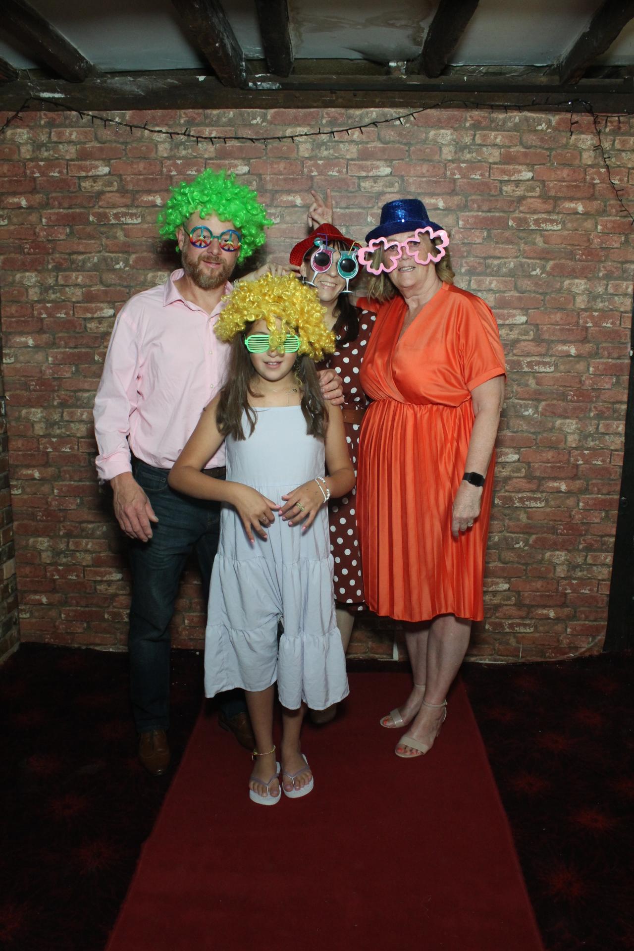 Les & Linda's Wedding  | View more photos from the event at gallery.myphotoboothexperience.co.uk/u/MyPhotoBoothExperienceLtd/Les-Lindas-Wedding