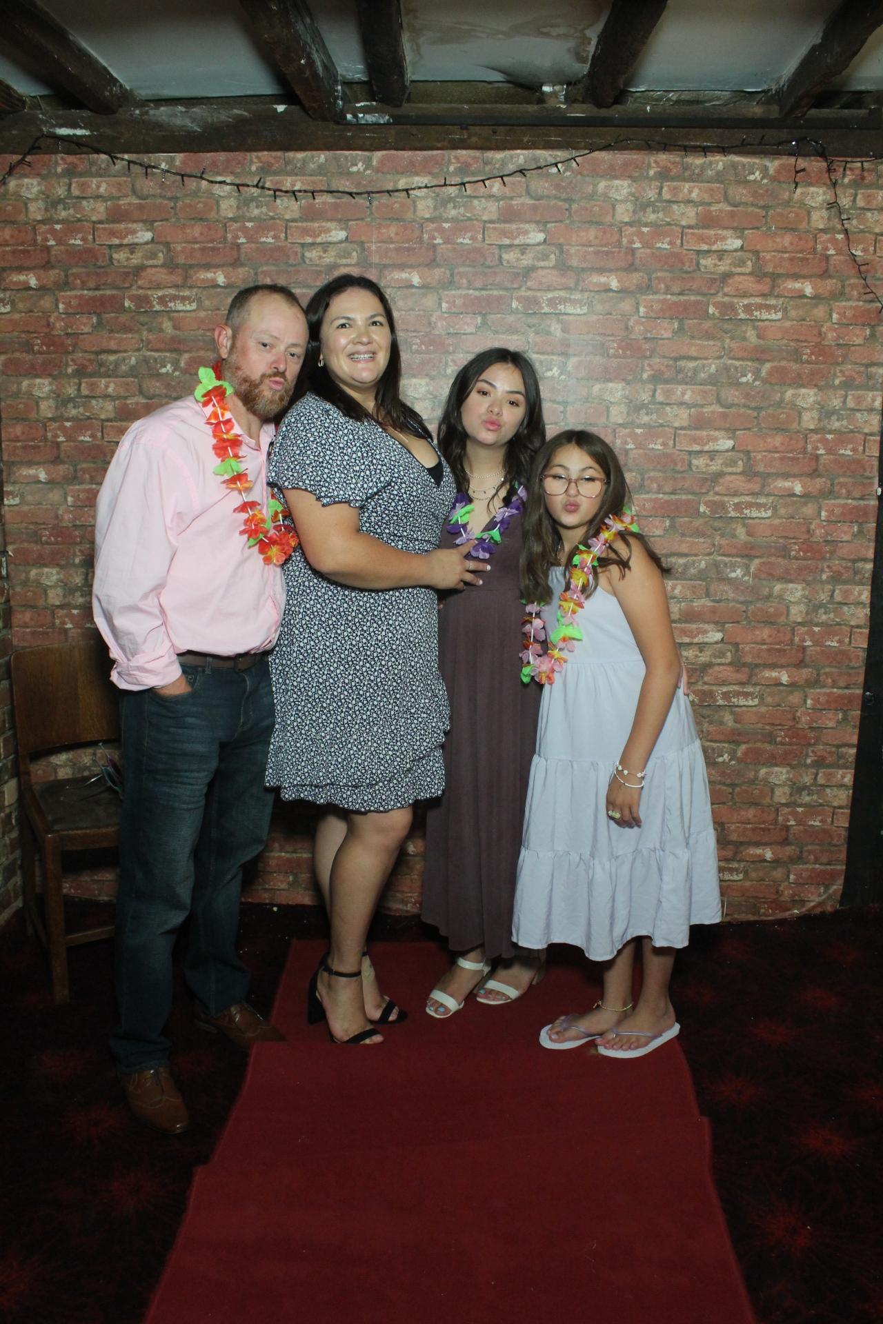 Les & Linda's Wedding  | View more photos from the event at gallery.myphotoboothexperience.co.uk/u/MyPhotoBoothExperienceLtd/Les-Lindas-Wedding