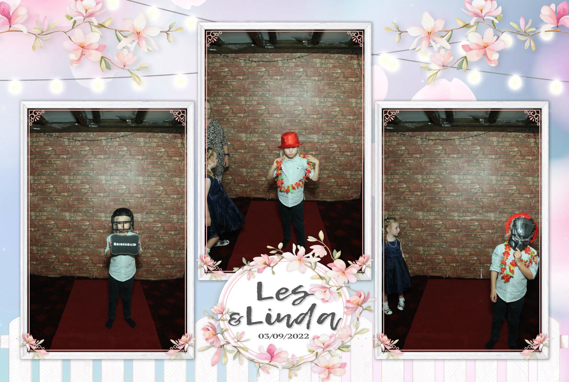 Les & Linda's Wedding  | View more photos from the event at gallery.myphotoboothexperience.co.uk/u/MyPhotoBoothExperienceLtd/Les-Lindas-Wedding