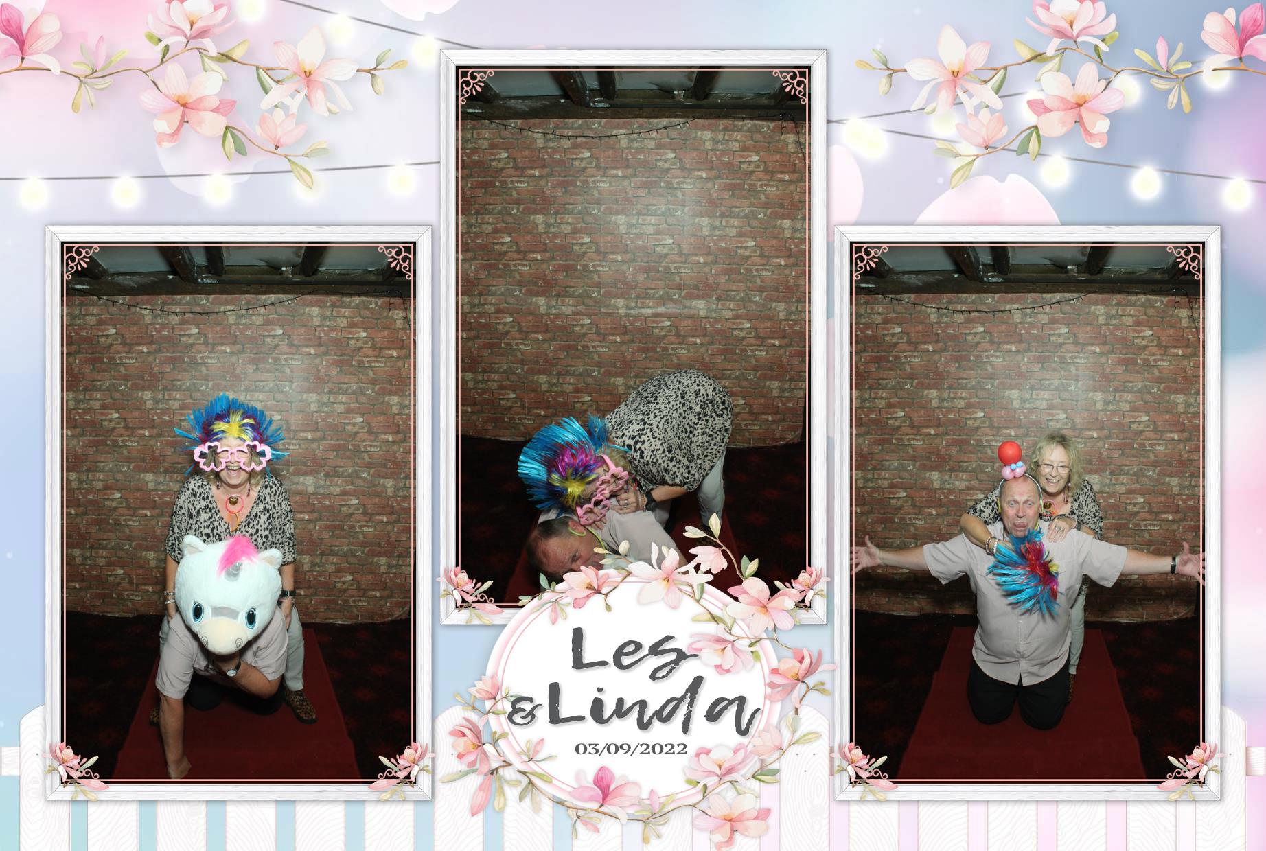 Les & Linda's Wedding  | View more photos from the event at gallery.myphotoboothexperience.co.uk/u/MyPhotoBoothExperienceLtd/Les-Lindas-Wedding