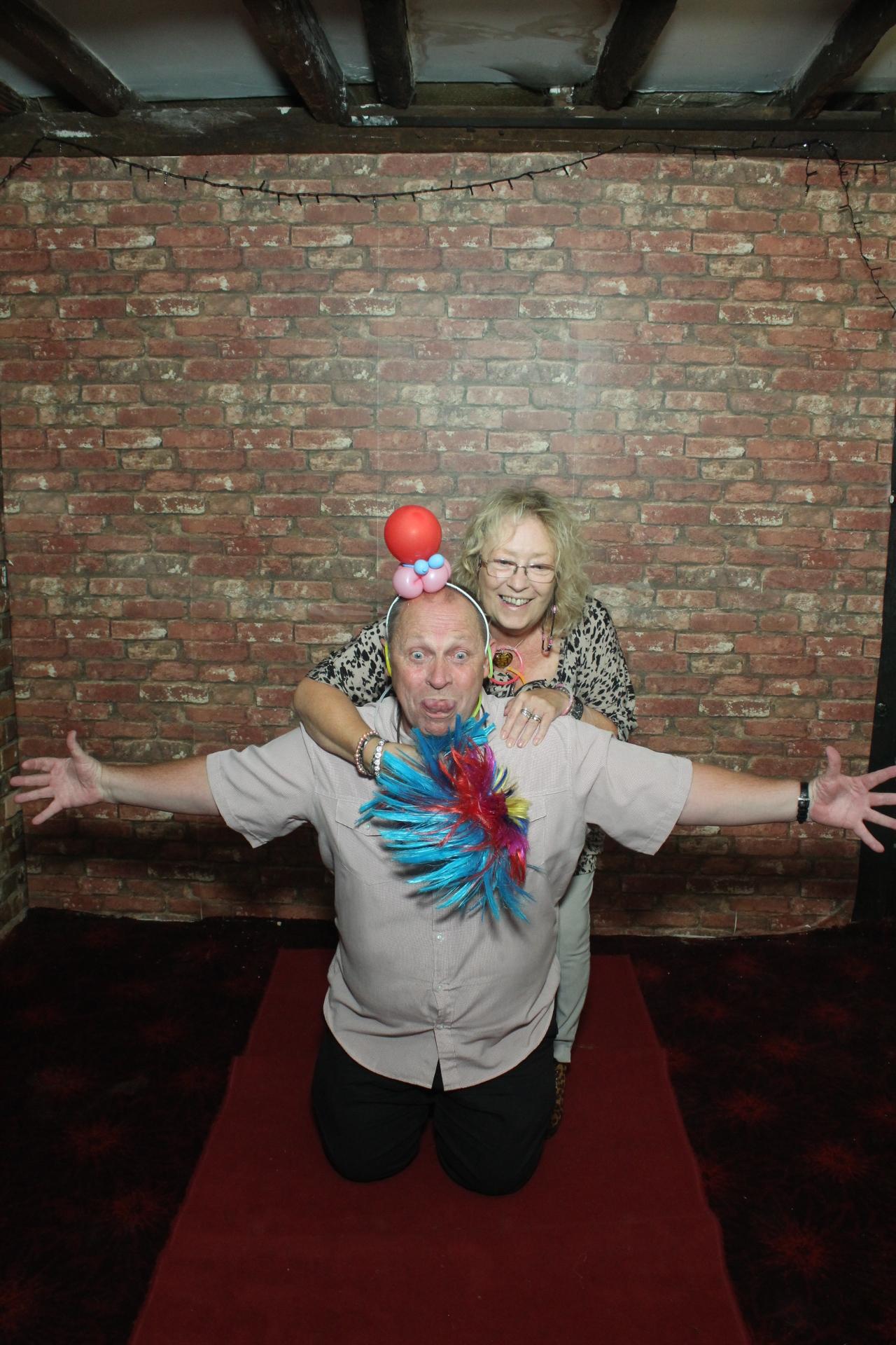 Les & Linda's Wedding  | View more photos from the event at gallery.myphotoboothexperience.co.uk/u/MyPhotoBoothExperienceLtd/Les-Lindas-Wedding