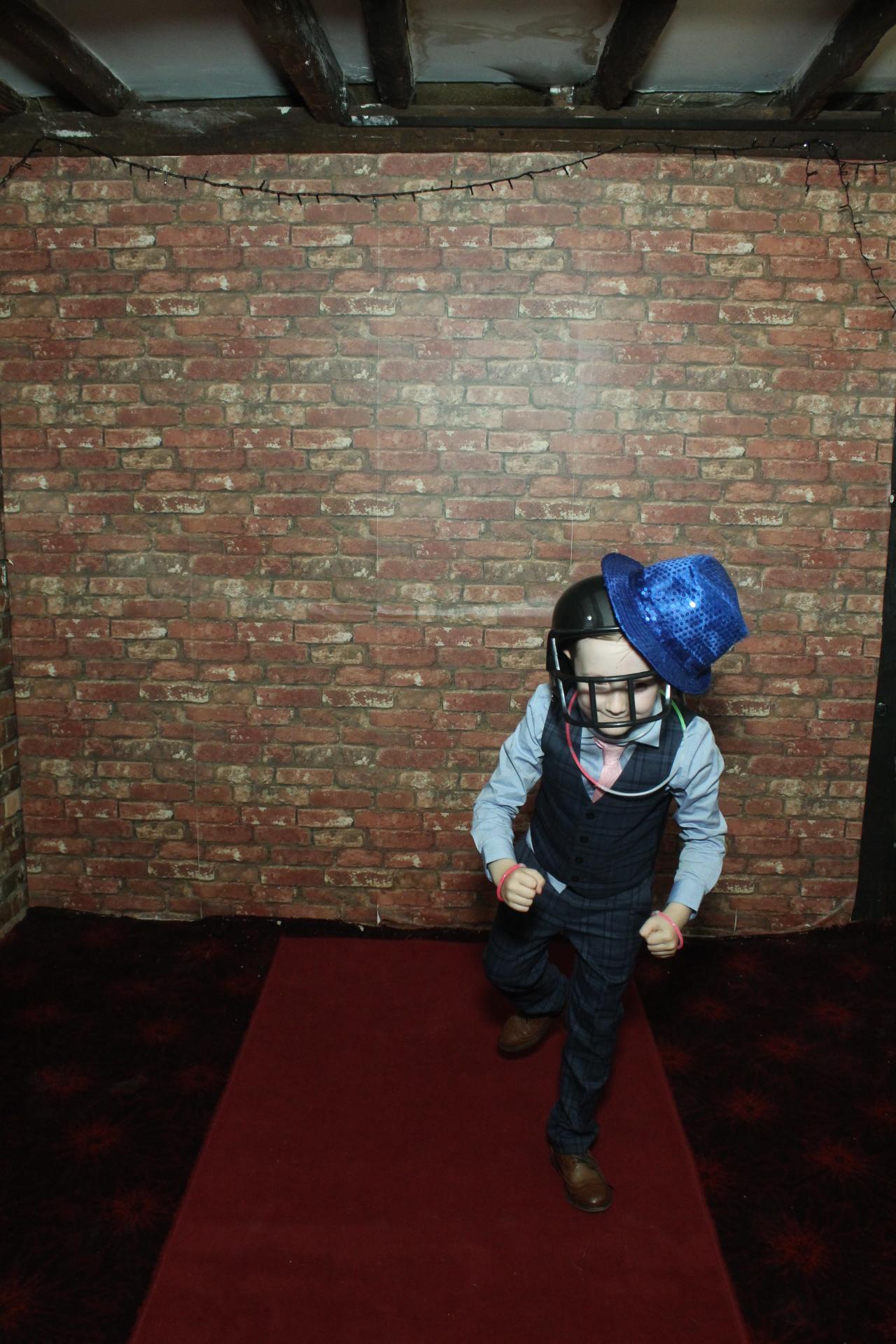 Les & Linda's Wedding  | View more photos from the event at gallery.myphotoboothexperience.co.uk/u/MyPhotoBoothExperienceLtd/Les-Lindas-Wedding