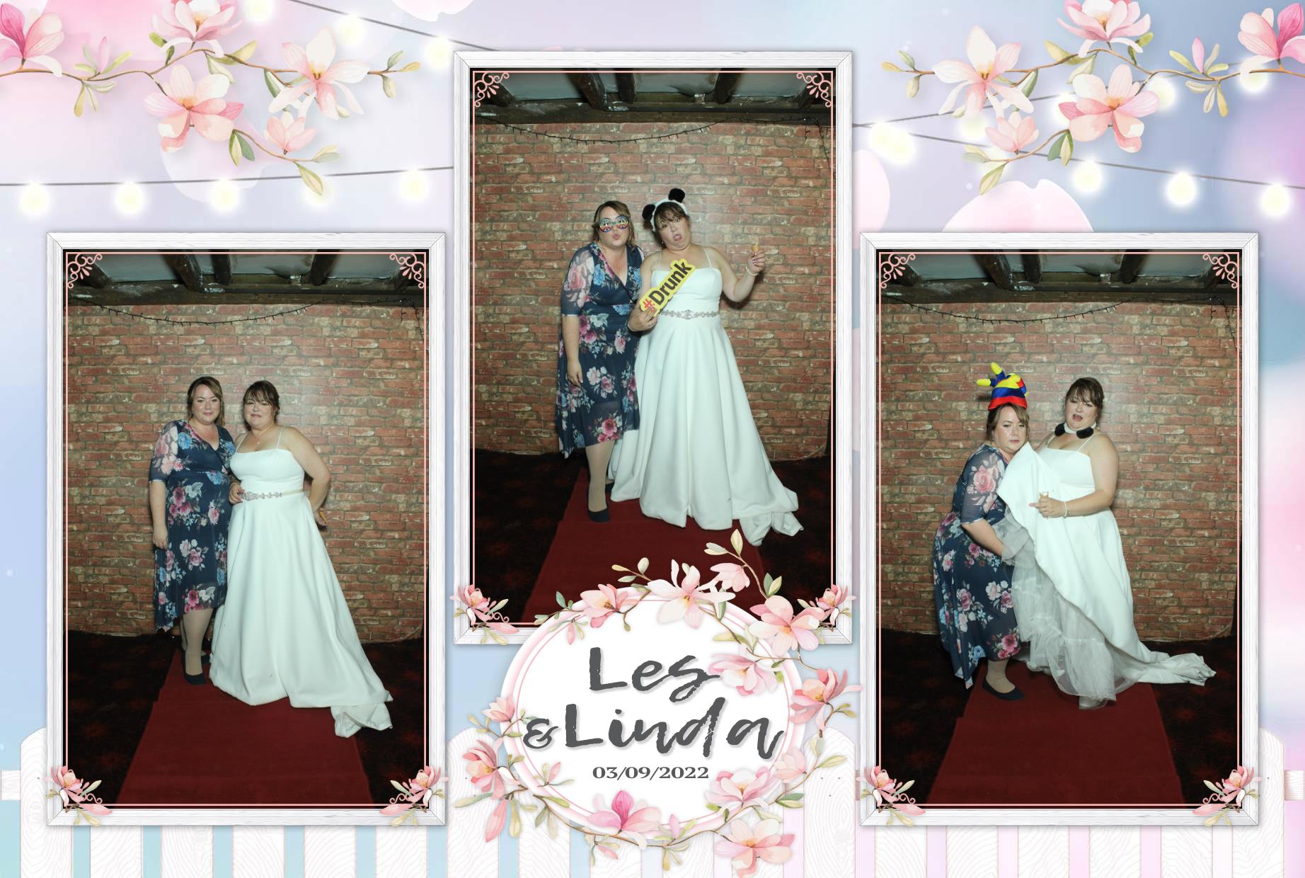Les & Linda's Wedding  | View more photos from the event at gallery.myphotoboothexperience.co.uk/u/MyPhotoBoothExperienceLtd/Les-Lindas-Wedding