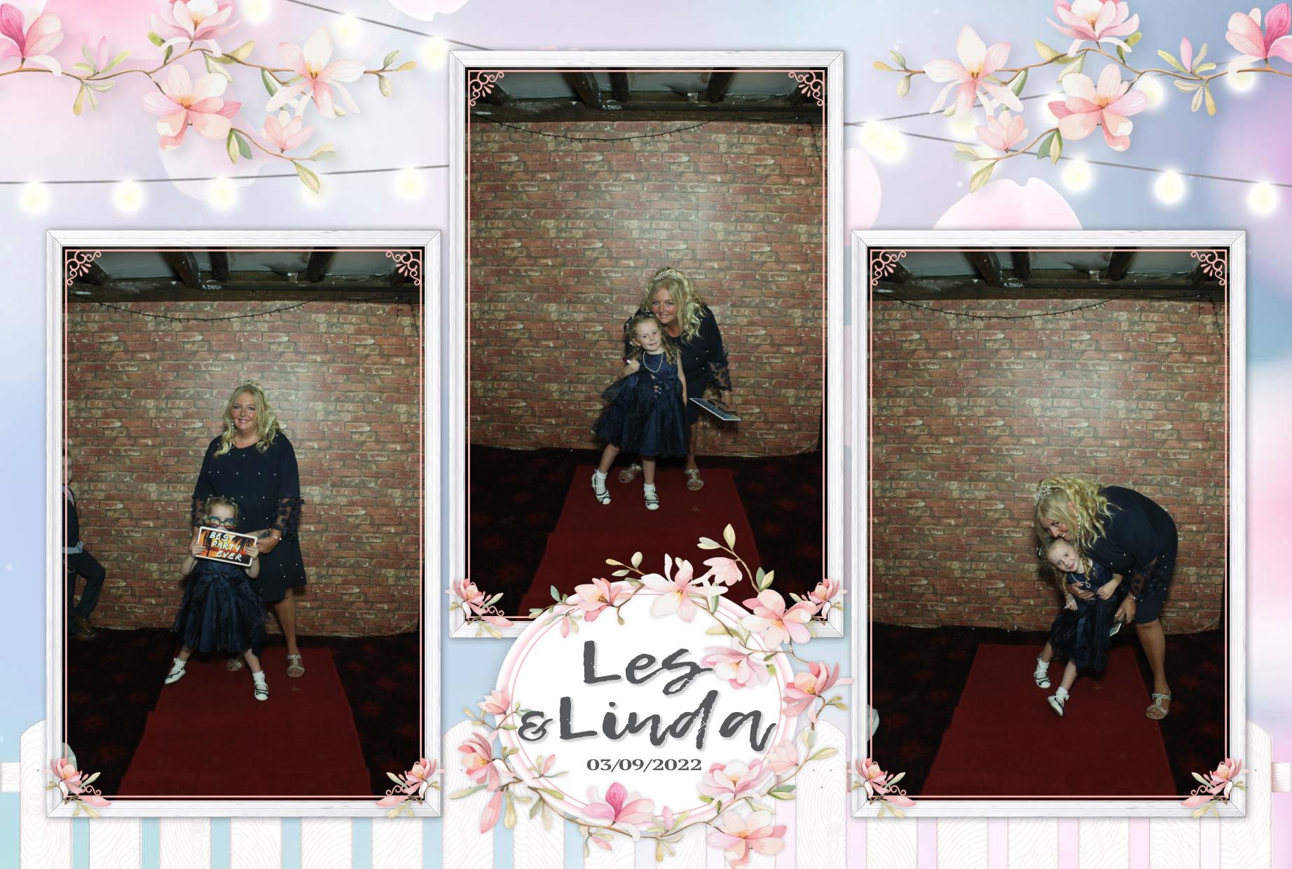 Les & Linda's Wedding  | View more photos from the event at gallery.myphotoboothexperience.co.uk/u/MyPhotoBoothExperienceLtd/Les-Lindas-Wedding