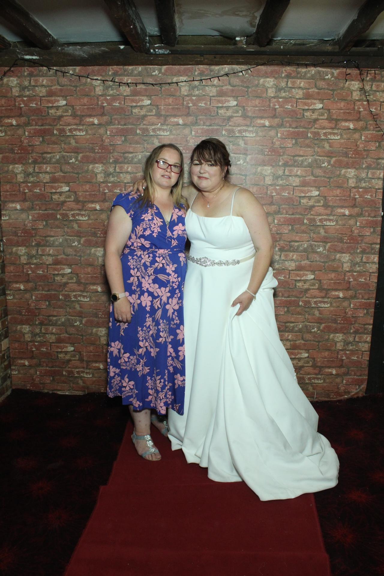 Les & Linda's Wedding  | View more photos from the event at gallery.myphotoboothexperience.co.uk/u/MyPhotoBoothExperienceLtd/Les-Lindas-Wedding