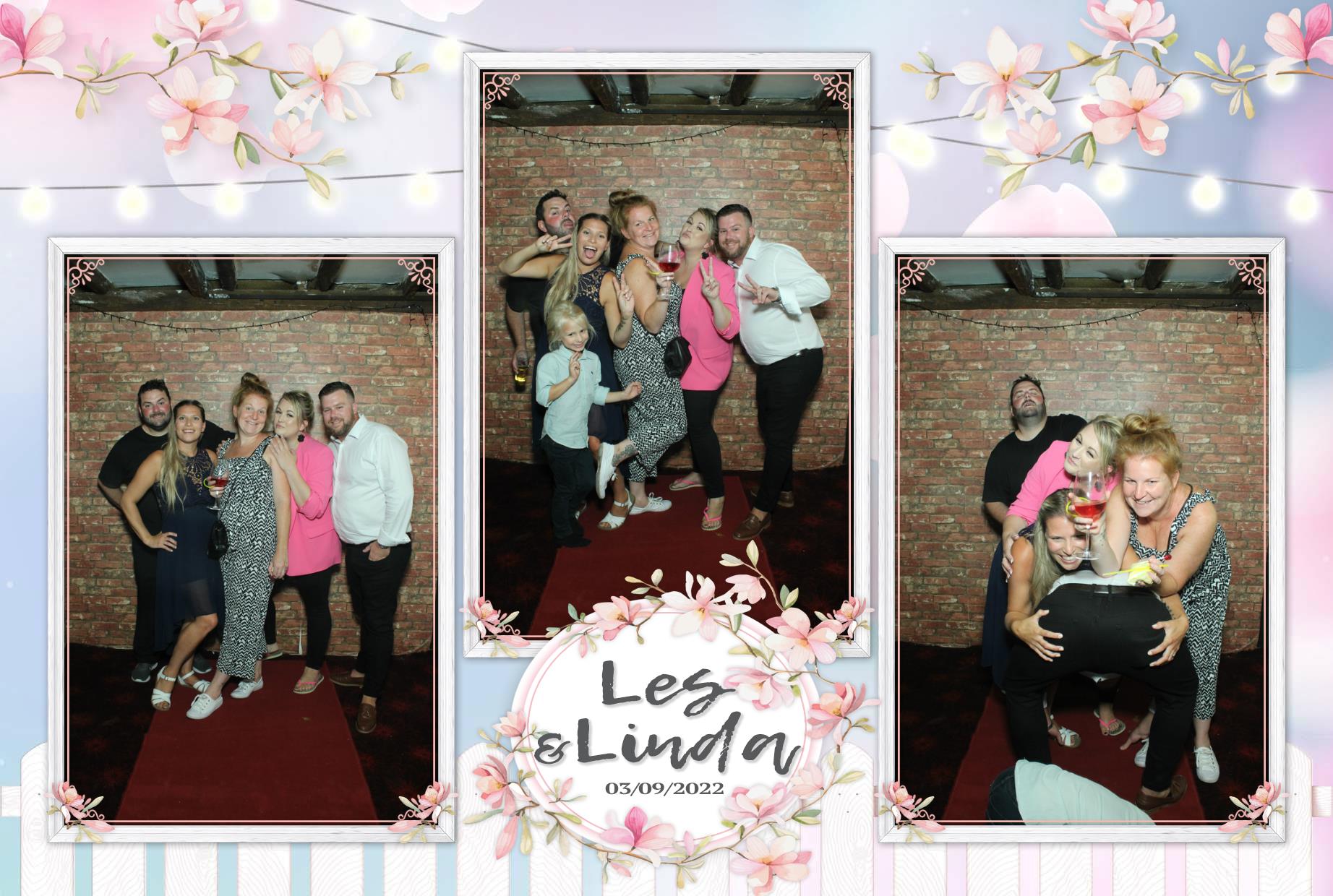 Les & Linda's Wedding  | View more photos from the event at gallery.myphotoboothexperience.co.uk/u/MyPhotoBoothExperienceLtd/Les-Lindas-Wedding