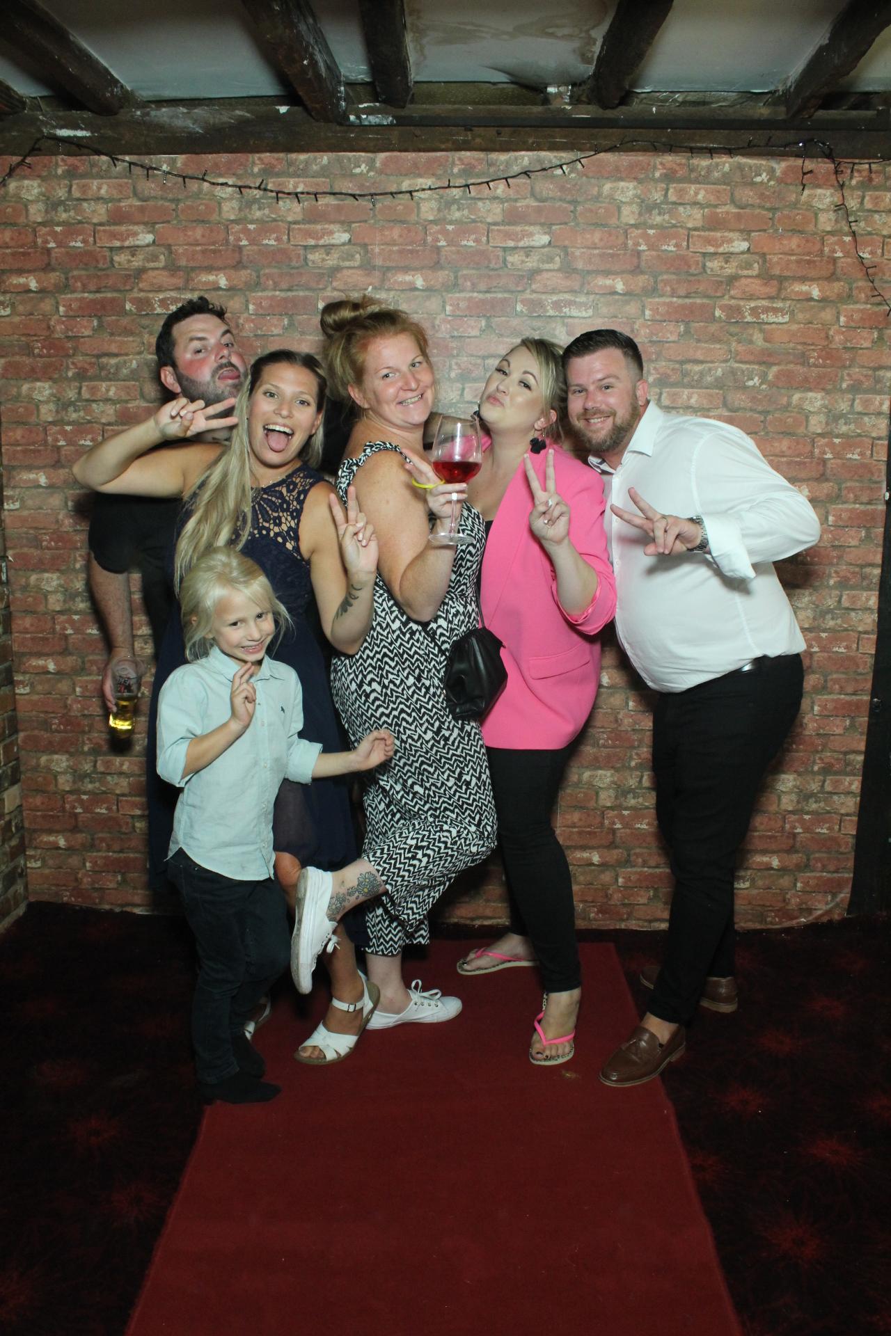 Les & Linda's Wedding  | View more photos from the event at gallery.myphotoboothexperience.co.uk/u/MyPhotoBoothExperienceLtd/Les-Lindas-Wedding