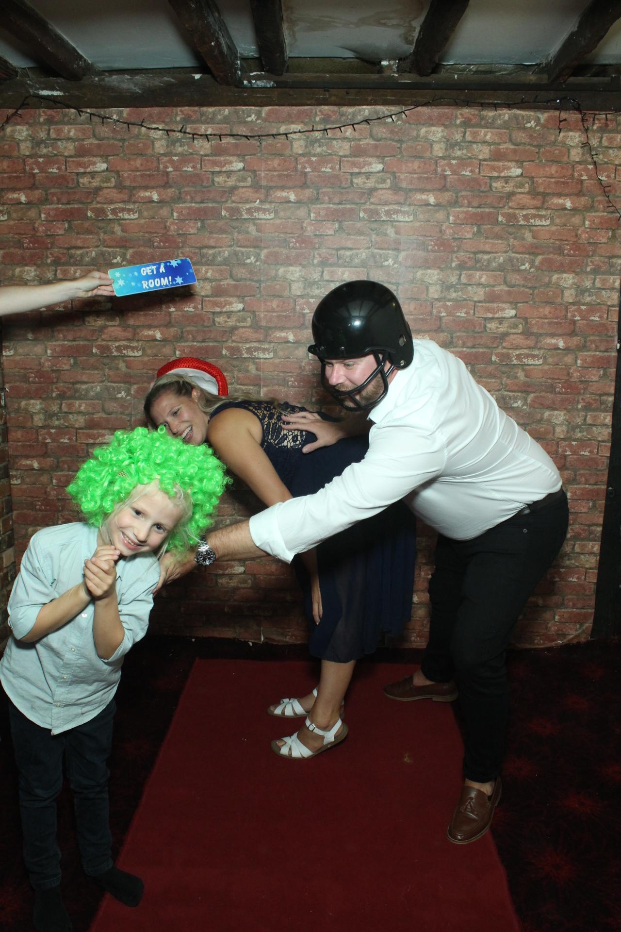 Les & Linda's Wedding  | View more photos from the event at gallery.myphotoboothexperience.co.uk/u/MyPhotoBoothExperienceLtd/Les-Lindas-Wedding
