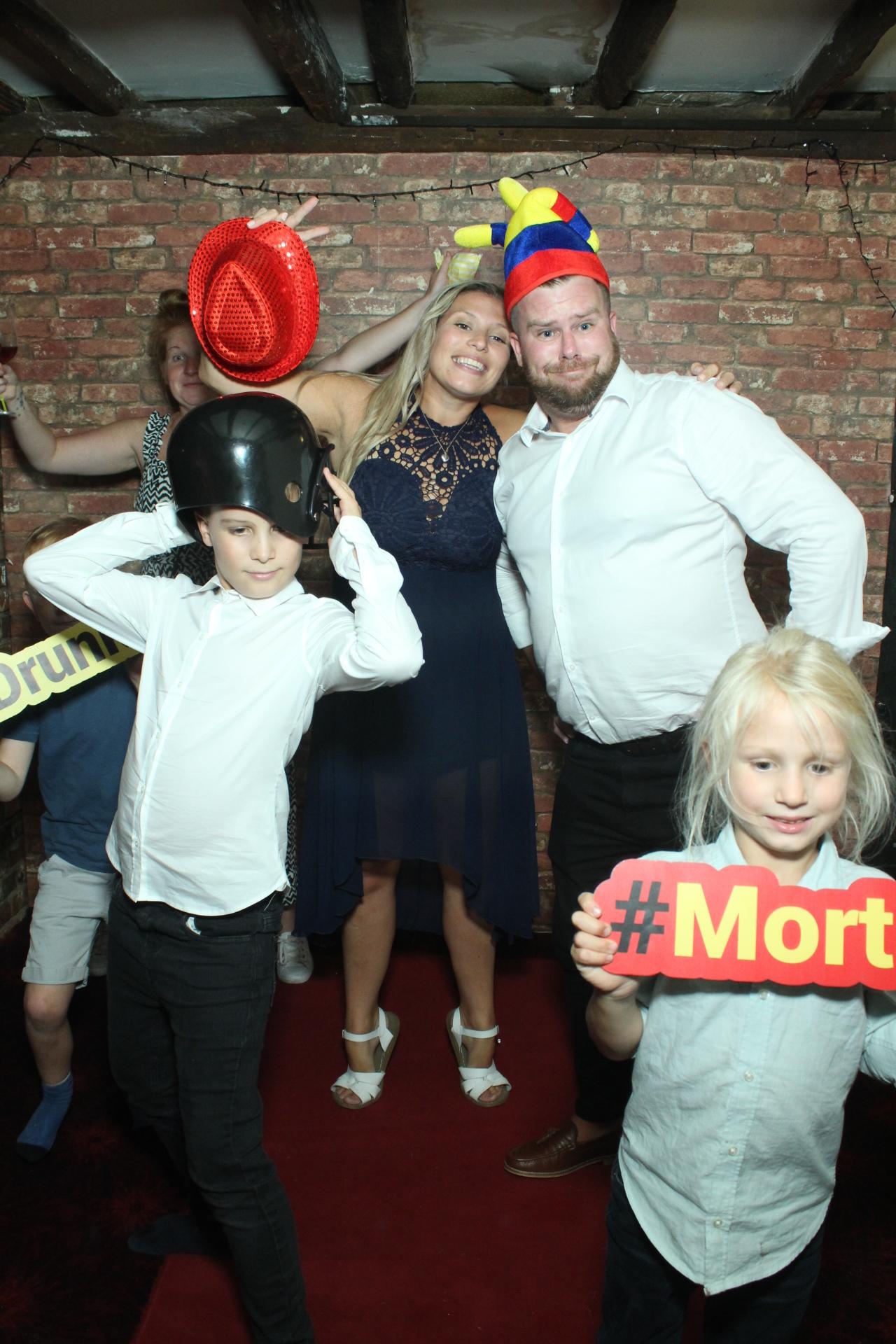 Les & Linda's Wedding  | View more photos from the event at gallery.myphotoboothexperience.co.uk/u/MyPhotoBoothExperienceLtd/Les-Lindas-Wedding
