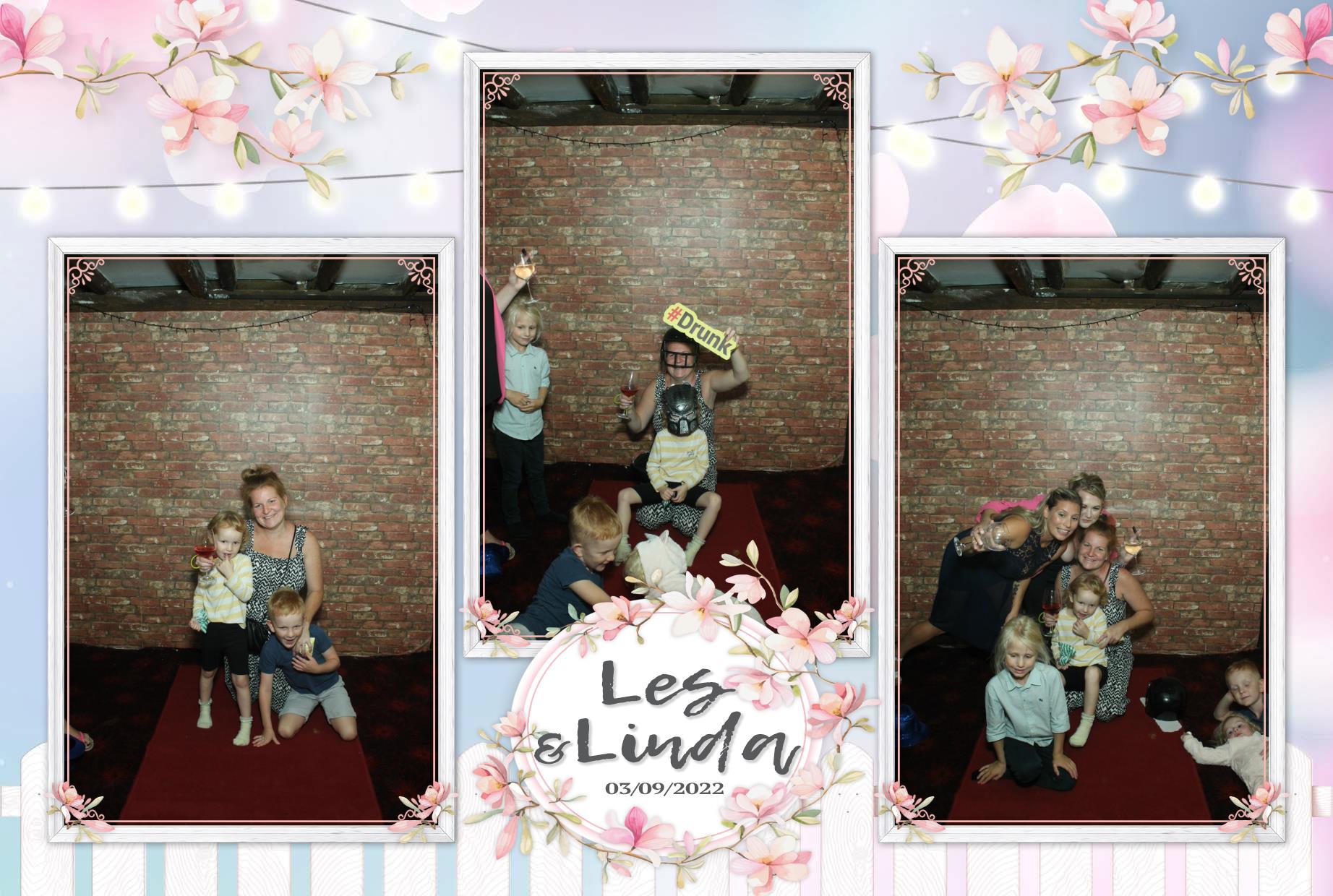 Les & Linda's Wedding  | View more photos from the event at gallery.myphotoboothexperience.co.uk/u/MyPhotoBoothExperienceLtd/Les-Lindas-Wedding