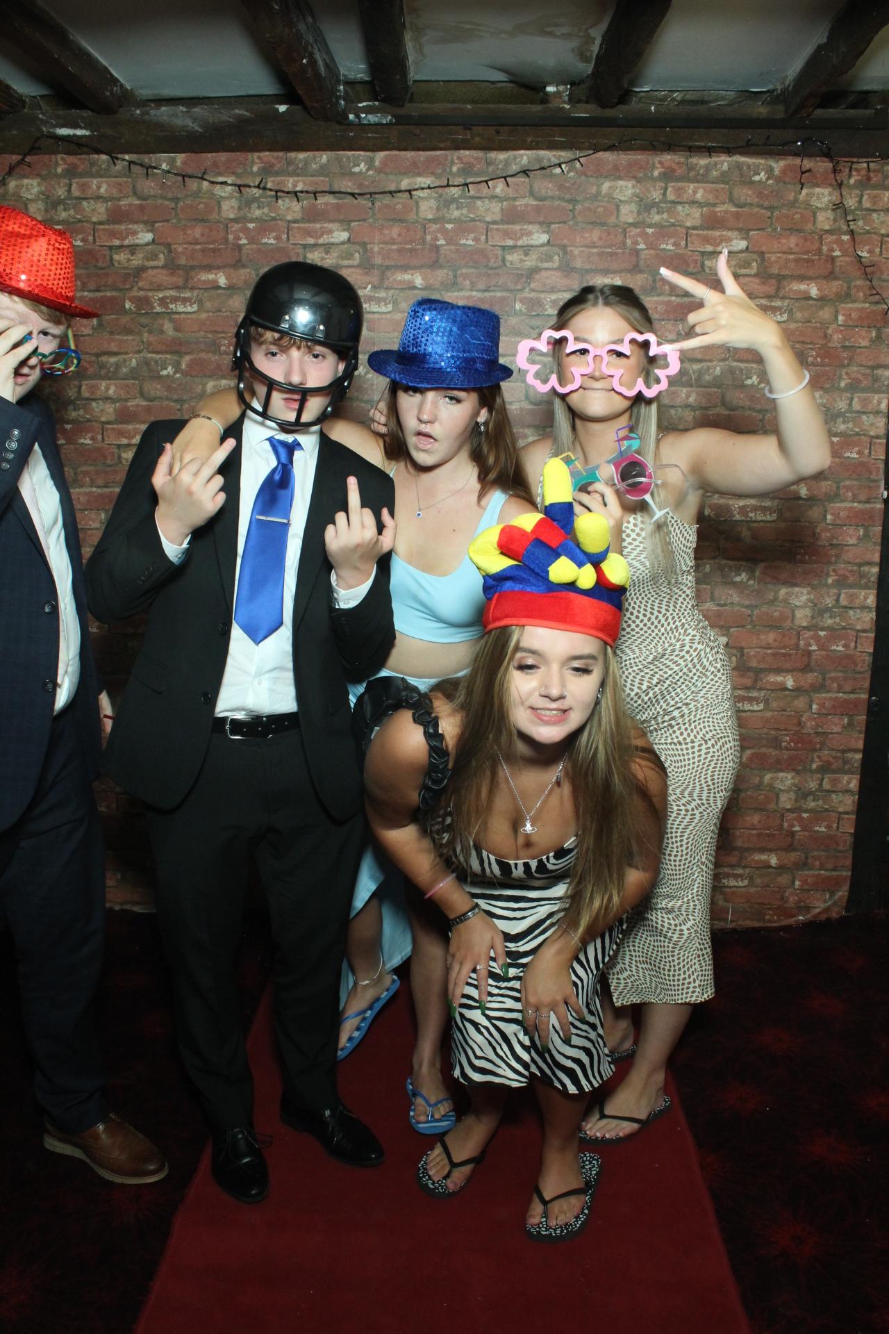 Les & Linda's Wedding  | View more photos from the event at gallery.myphotoboothexperience.co.uk/u/MyPhotoBoothExperienceLtd/Les-Lindas-Wedding