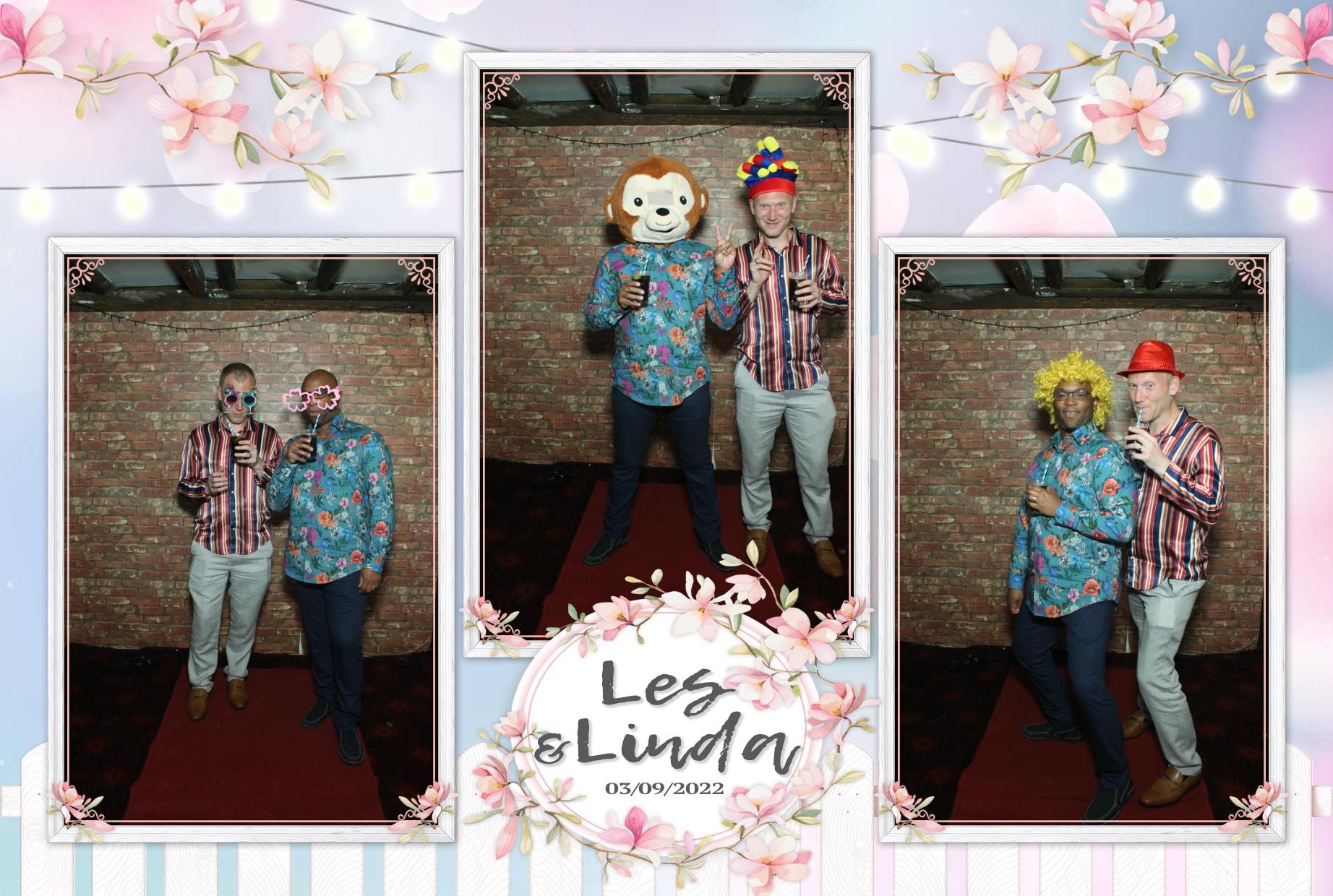 Les & Linda's Wedding  | View more photos from the event at gallery.myphotoboothexperience.co.uk/u/MyPhotoBoothExperienceLtd/Les-Lindas-Wedding