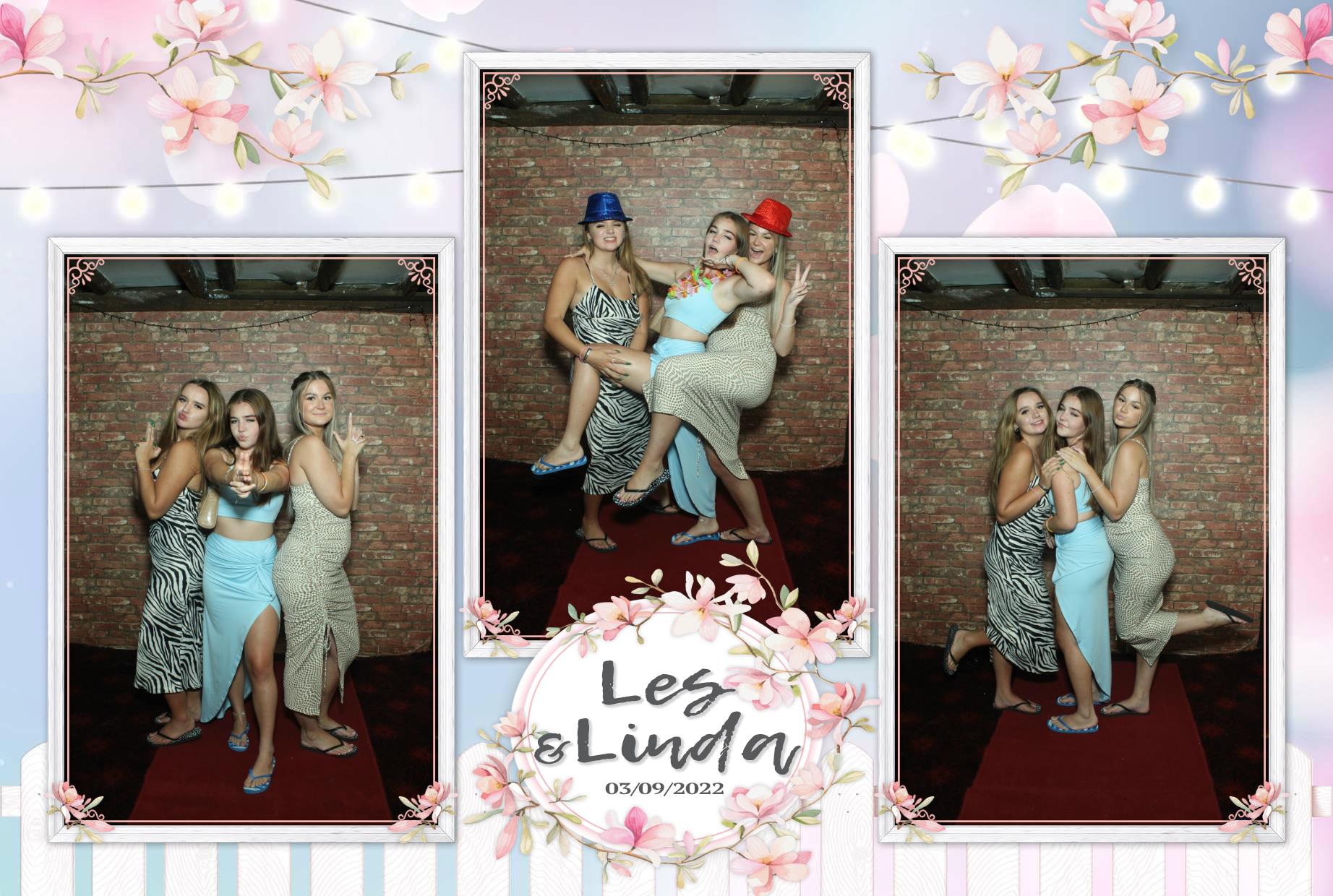 Les & Linda's Wedding  | View more photos from the event at gallery.myphotoboothexperience.co.uk/u/MyPhotoBoothExperienceLtd/Les-Lindas-Wedding