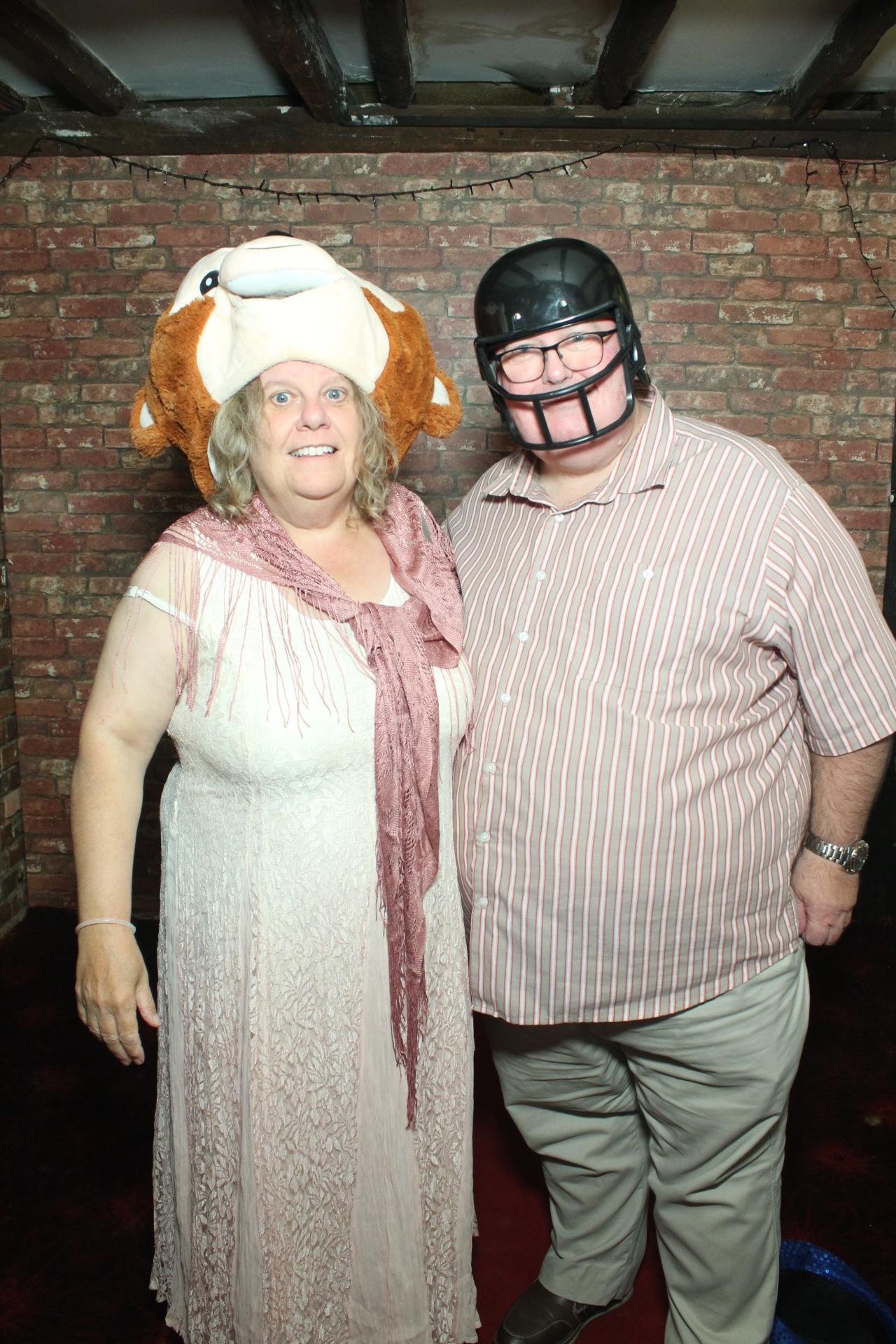 Les & Linda's Wedding  | View more photos from the event at gallery.myphotoboothexperience.co.uk/u/MyPhotoBoothExperienceLtd/Les-Lindas-Wedding