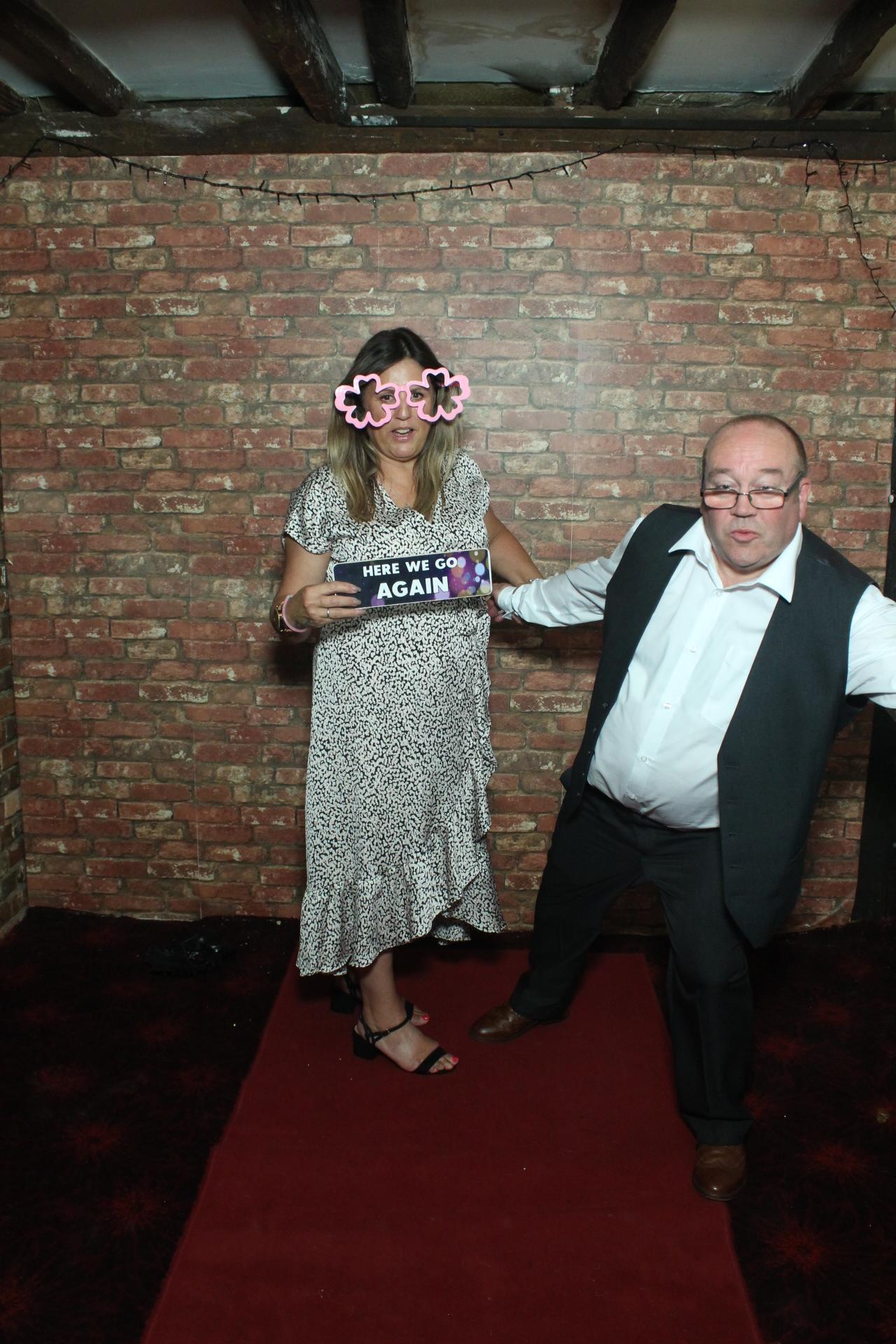 Les & Linda's Wedding  | View more photos from the event at gallery.myphotoboothexperience.co.uk/u/MyPhotoBoothExperienceLtd/Les-Lindas-Wedding
