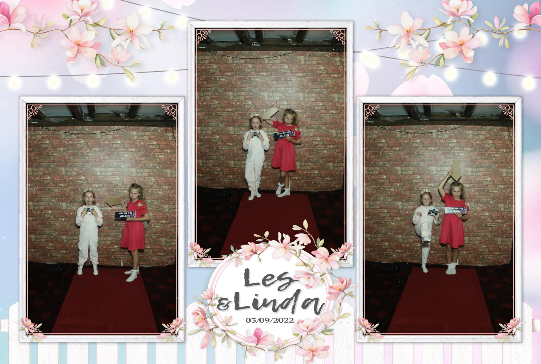 Les & Linda's Wedding  | View more photos from the event at gallery.myphotoboothexperience.co.uk/u/MyPhotoBoothExperienceLtd/Les-Lindas-Wedding