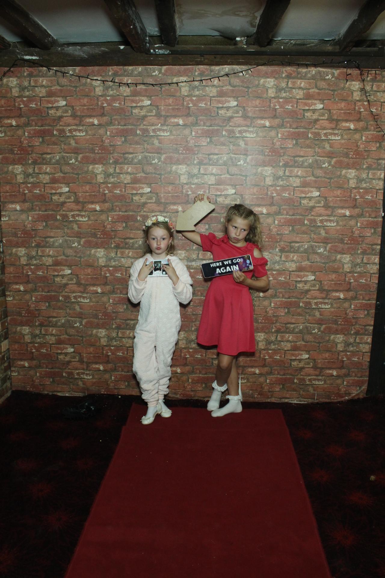 Les & Linda's Wedding  | View more photos from the event at gallery.myphotoboothexperience.co.uk/u/MyPhotoBoothExperienceLtd/Les-Lindas-Wedding