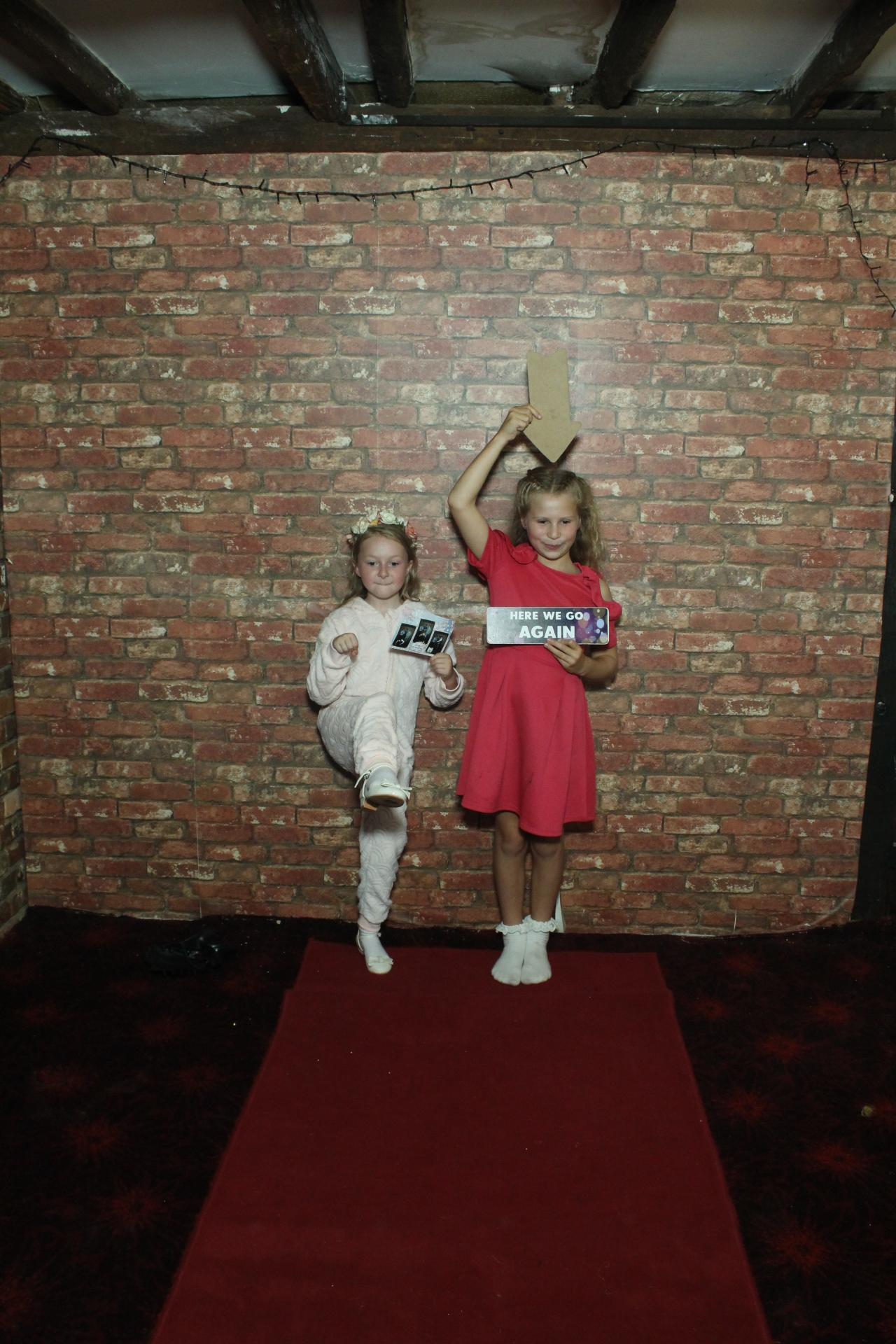 Les & Linda's Wedding  | View more photos from the event at gallery.myphotoboothexperience.co.uk/u/MyPhotoBoothExperienceLtd/Les-Lindas-Wedding