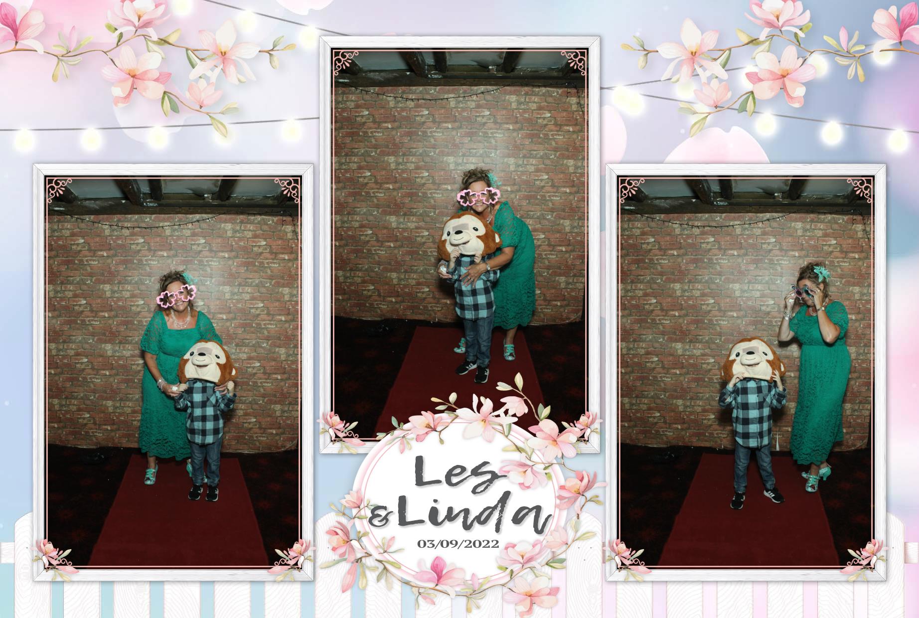 Les & Linda's Wedding  | View more photos from the event at gallery.myphotoboothexperience.co.uk/u/MyPhotoBoothExperienceLtd/Les-Lindas-Wedding