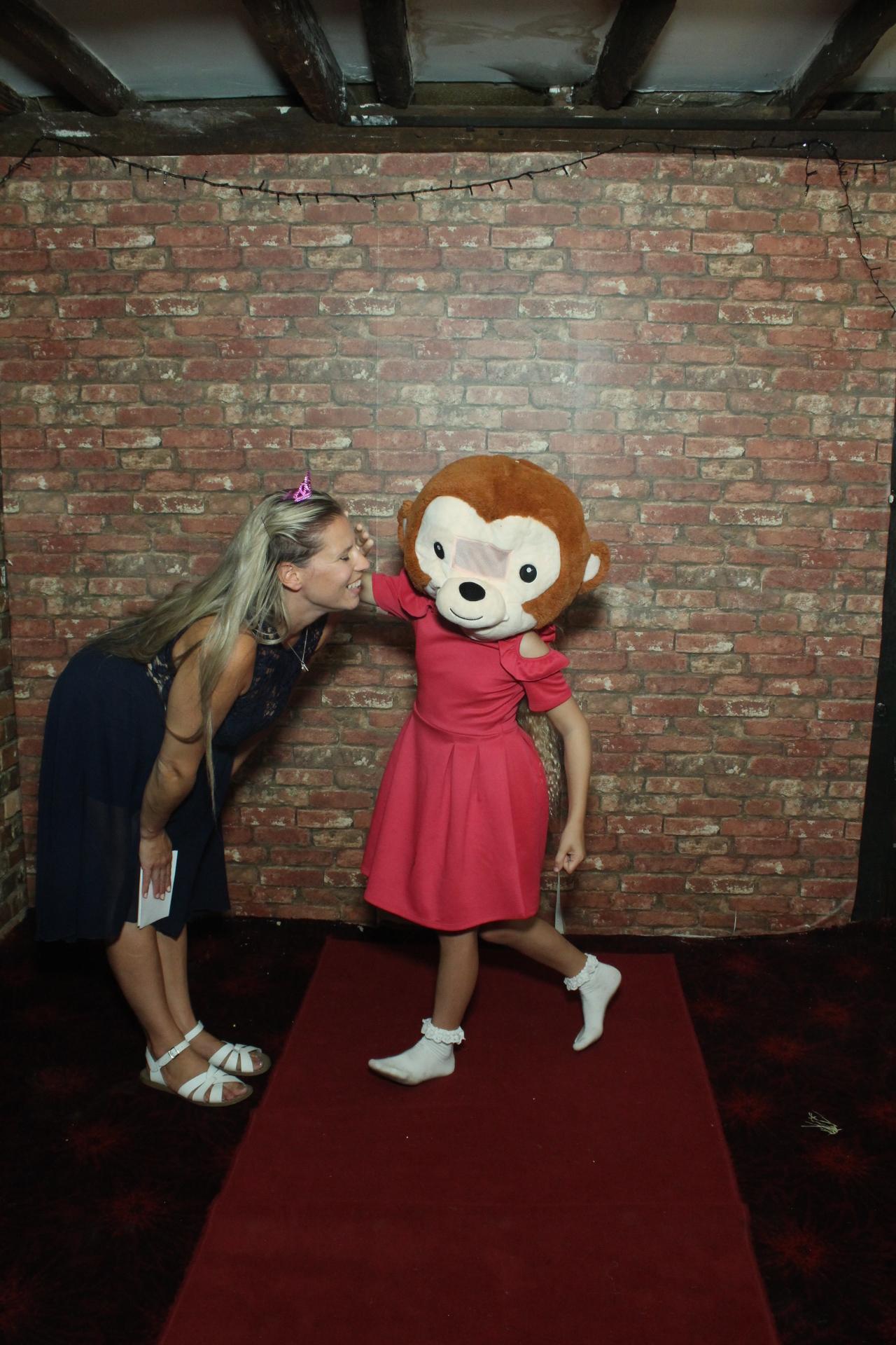 Les & Linda's Wedding  | View more photos from the event at gallery.myphotoboothexperience.co.uk/u/MyPhotoBoothExperienceLtd/Les-Lindas-Wedding