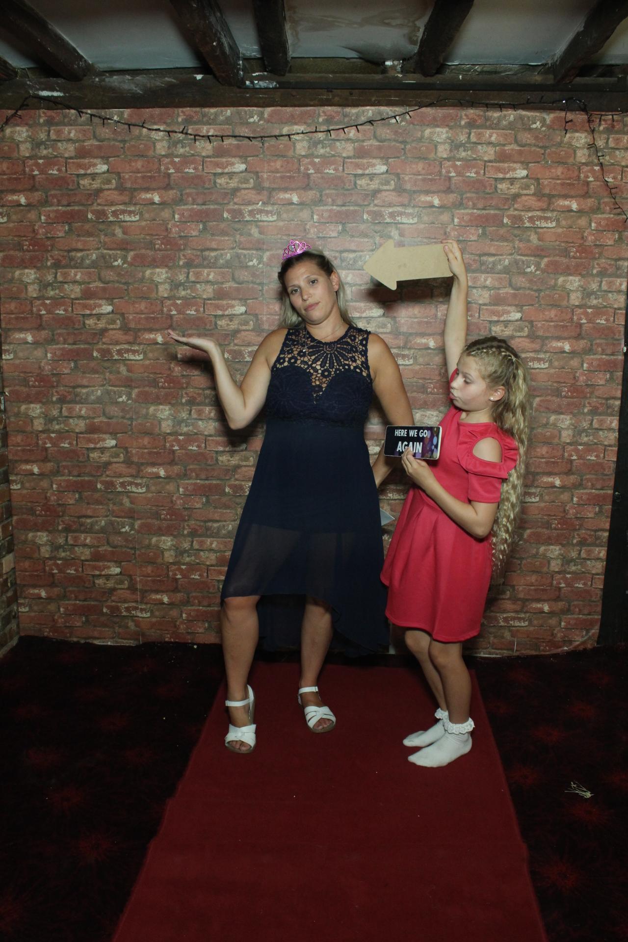 Les & Linda's Wedding  | View more photos from the event at gallery.myphotoboothexperience.co.uk/u/MyPhotoBoothExperienceLtd/Les-Lindas-Wedding
