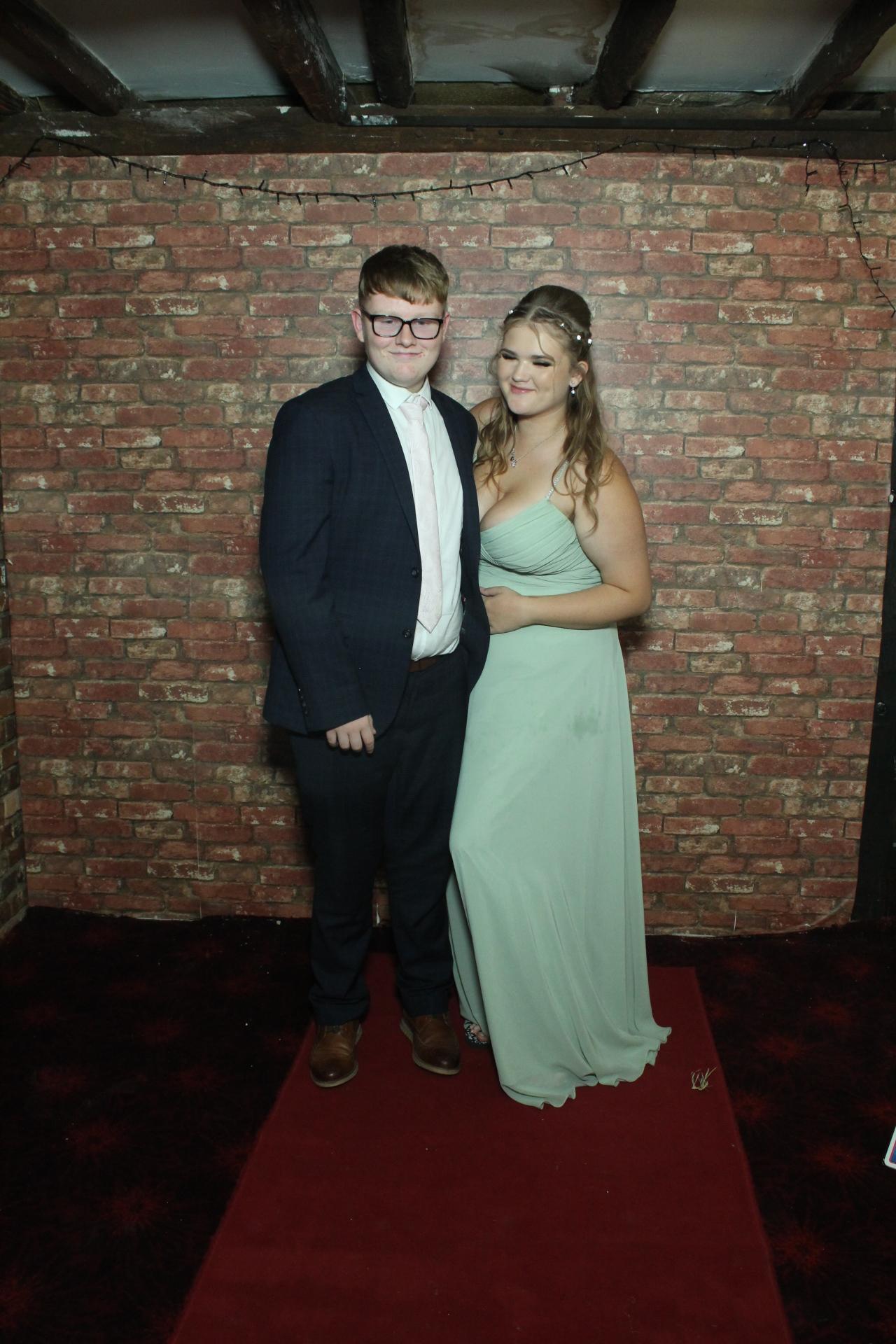 Les & Linda's Wedding  | View more photos from the event at gallery.myphotoboothexperience.co.uk/u/MyPhotoBoothExperienceLtd/Les-Lindas-Wedding